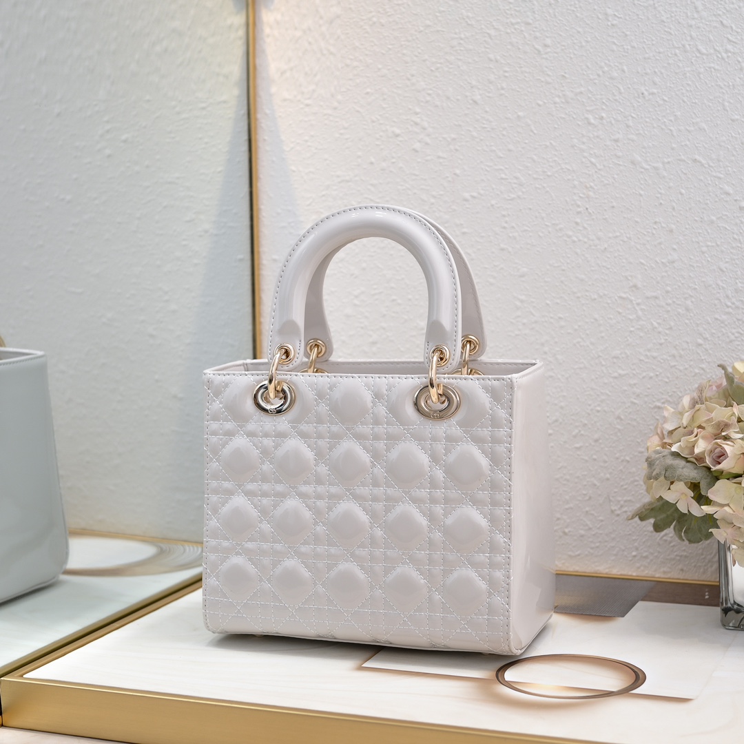 Luxury Designer Bag Women's Fashion Bag white Five patent leather shoulder handbag Classic single shoulder crossbody British Royal Diana bag, detachable leather strap feel soft ultra-delicate fashion simple design