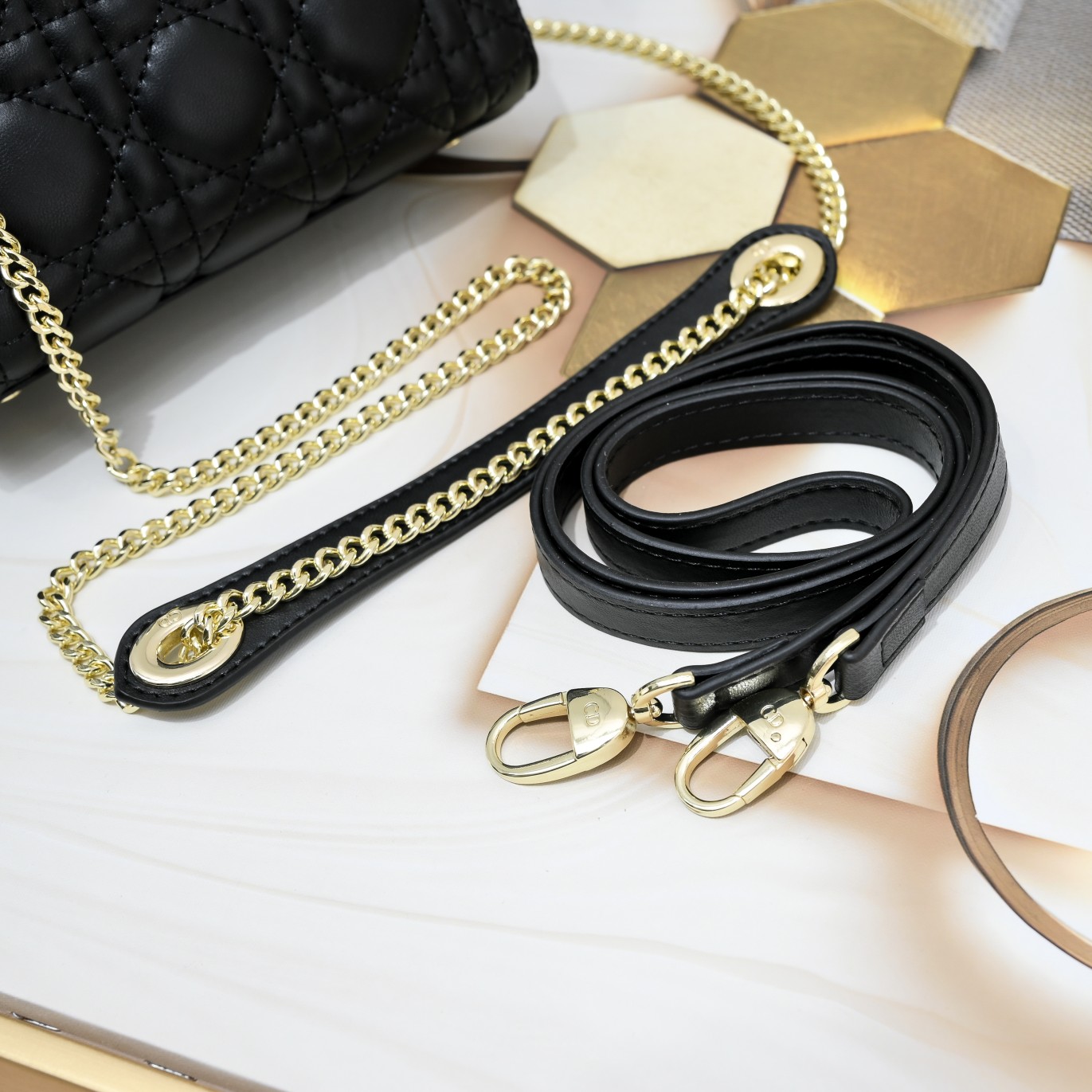 Luxury Designer Bag Women's Fashion Bag Gold Buckle 3 platettes Black Banquet Event Sheepskin with temperament Soft and full patent leather foreign style Scratch resistant comfortable Two shoulder straps alternate use