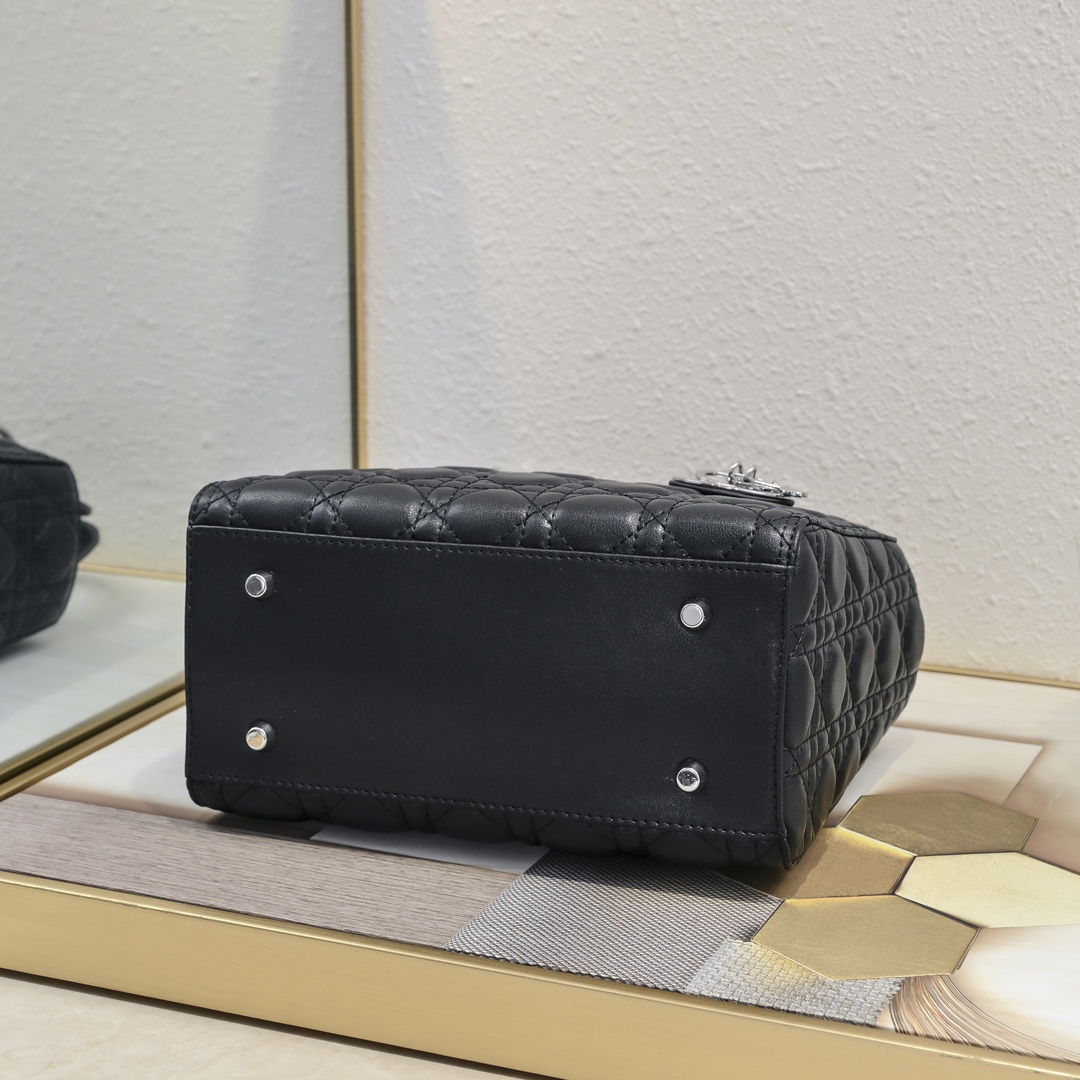 Luxury Designer Bag Women's Fashion bag Five check sheepskin shoulder bag Classic single shoulder crossbody detachable leather strap feel soft ultra-delicate fashion simple design