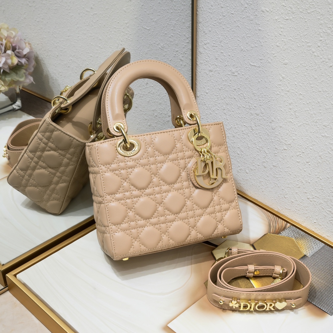 Luxury Designer bag Women's fashion bag four check sheepskin enamel buckle rattan check top line elegant classic