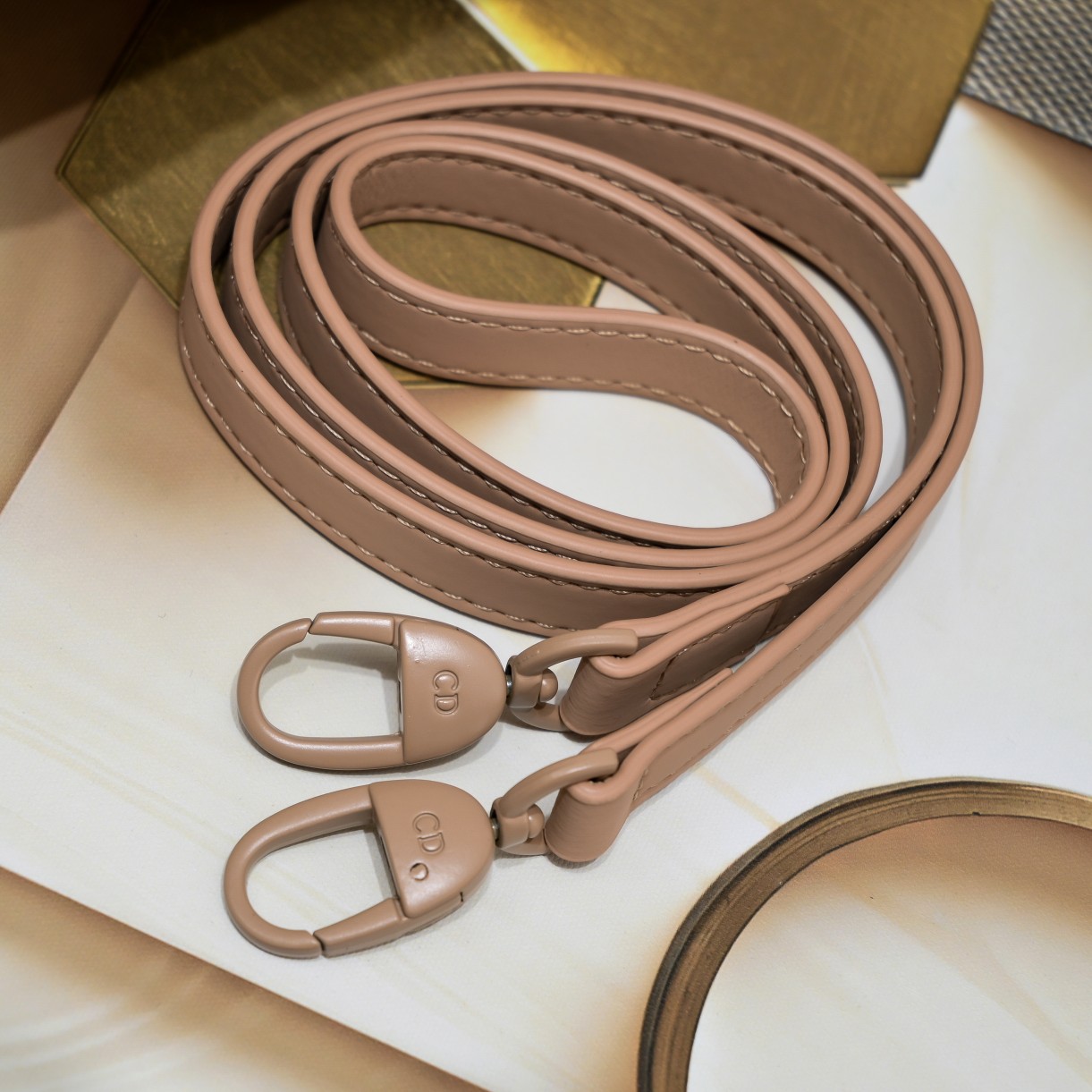 Luxury Designer Bag Women's Fashion Bag Lady Diana Bag Apricot five-panel frosted hardware chain portable calfskin leather is versatile and magnificent