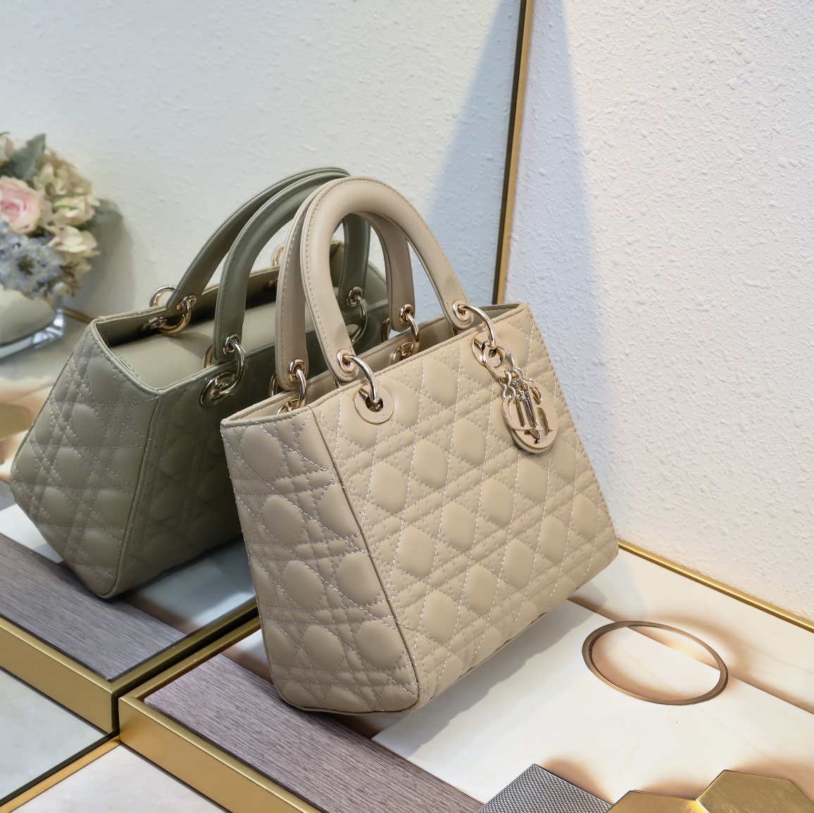 Luxury Designer Bag Women's Fashion bag Five check sheepskin shoulder bag Classic single shoulder crossbody detachable leather strap feel soft ultra-delicate fashion simple design