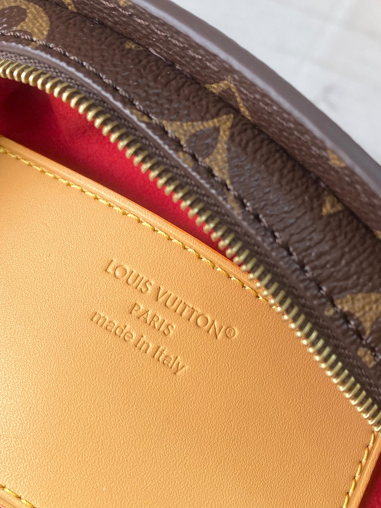 Luxury designer women's fashion handbag presbyopia A grade all steel hardware imported original fabric is easy to carry