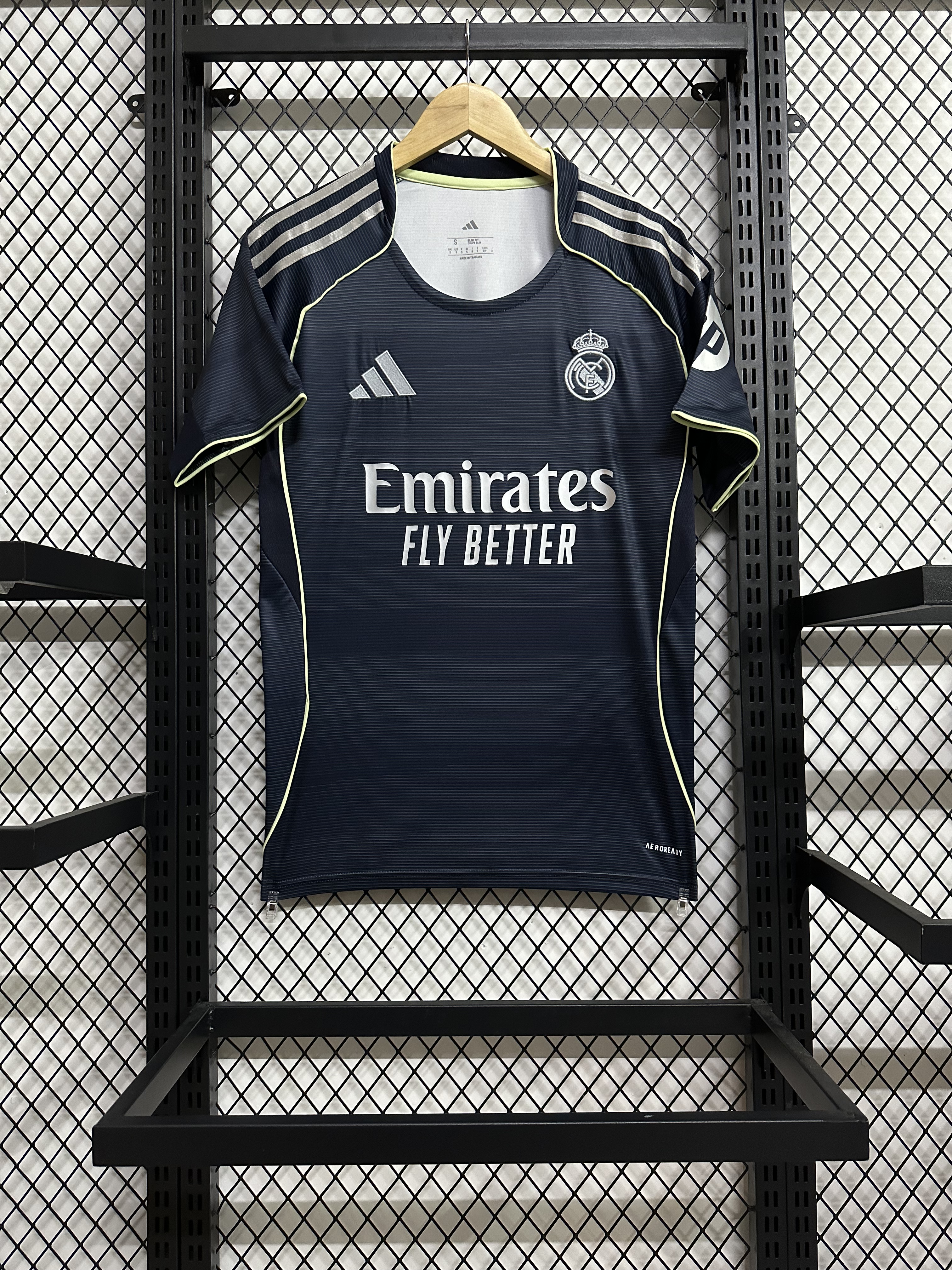 25-26 Real Madrid Away Jersey  1:1 Thai Quality Football Shirt