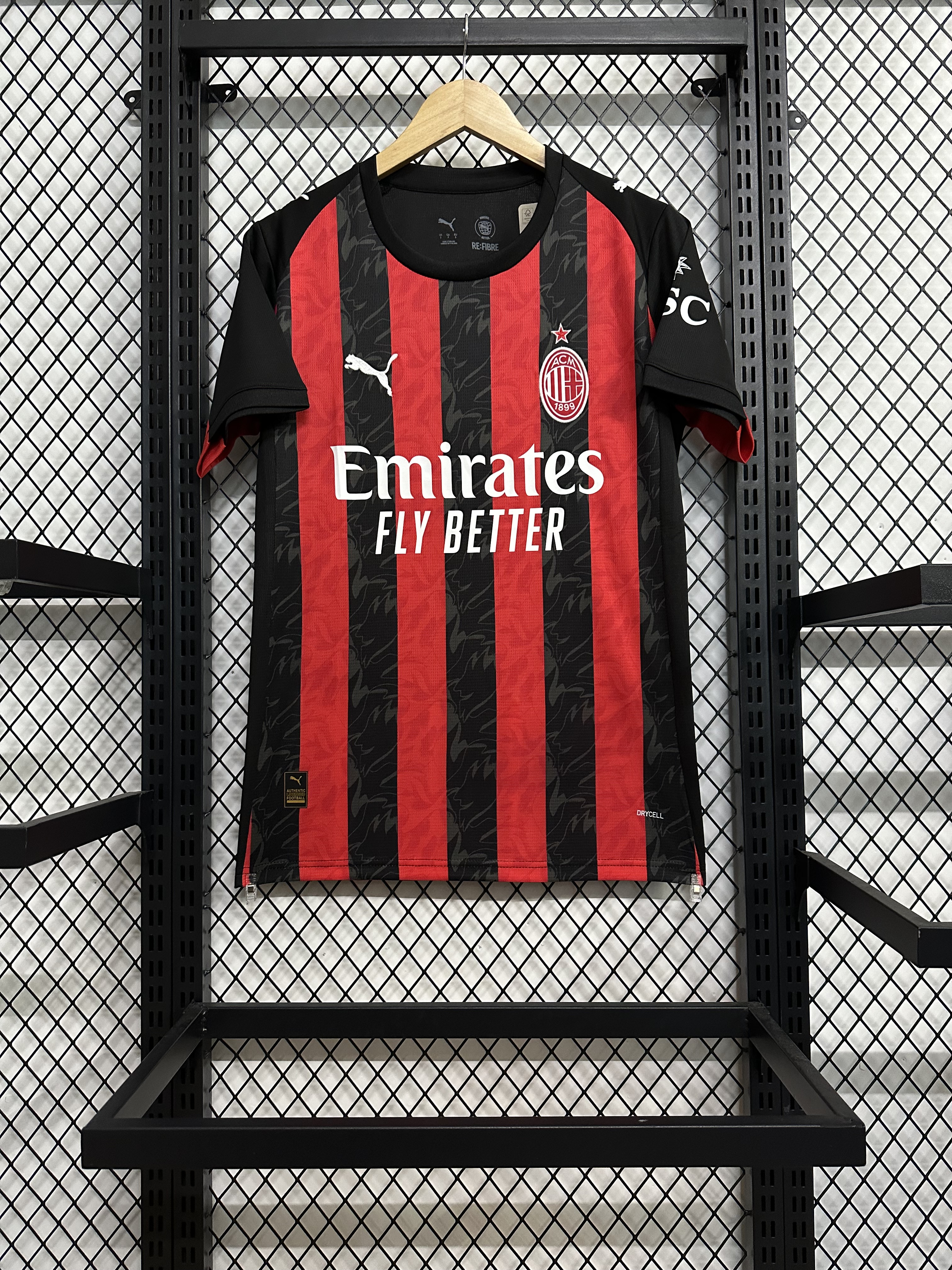 25-26 AC Milan Home Jersey  1:1 Thai Quality Football Shirt