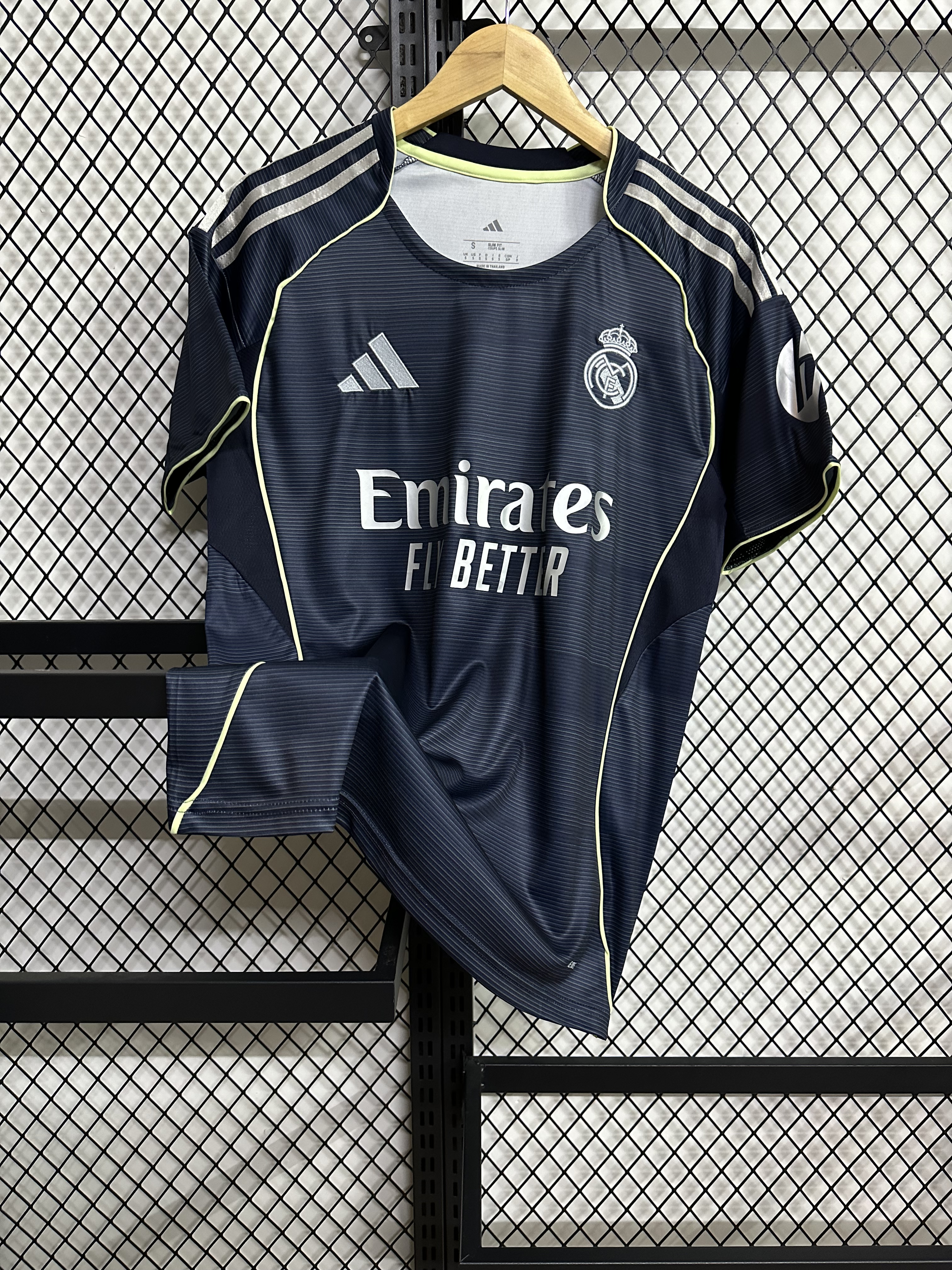 25-26 Real Madrid Away Jersey  1:1 Thai Quality Football Shirt