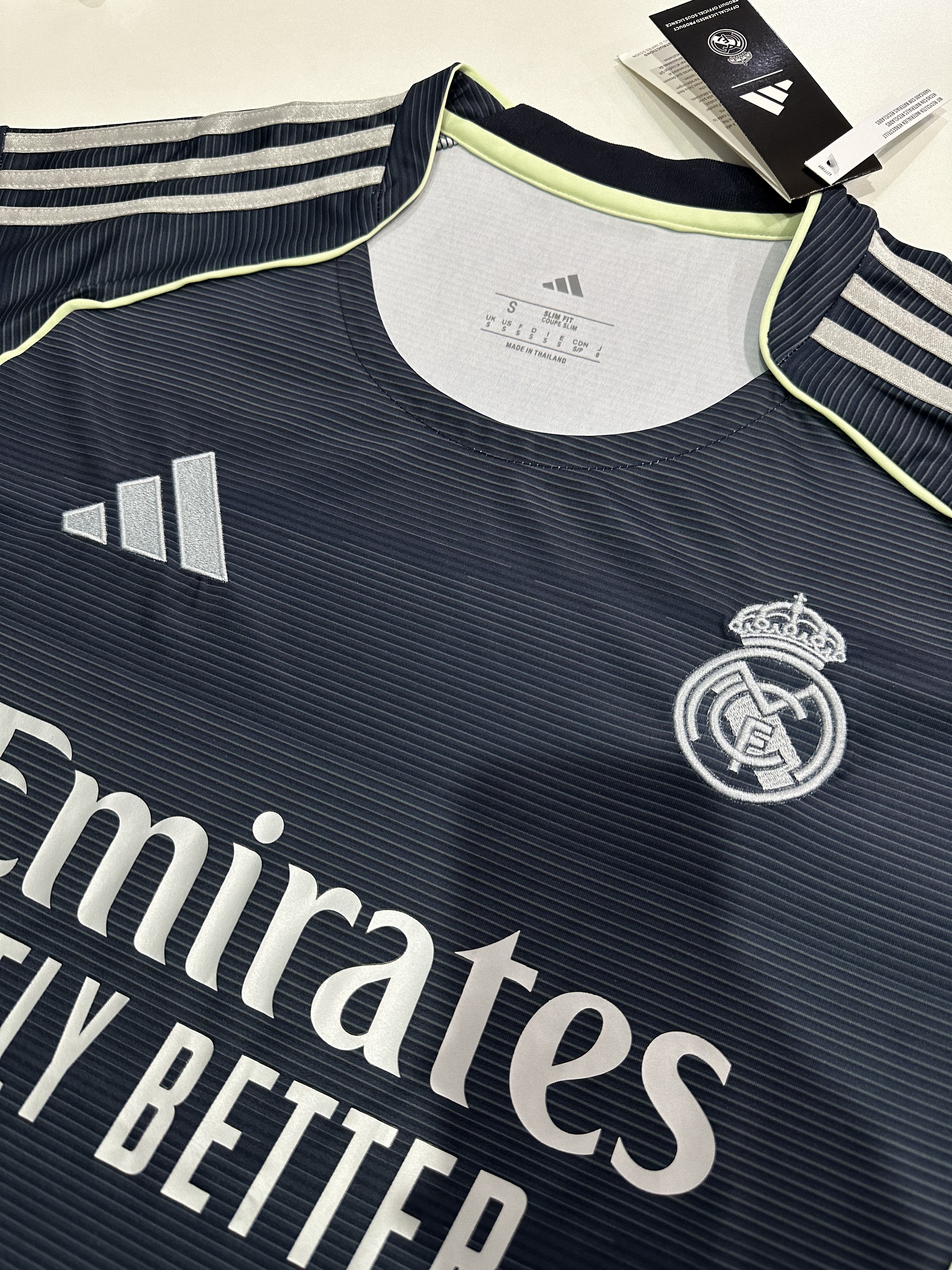 25-26 Real Madrid Away Jersey  1:1 Thai Quality Football Shirt