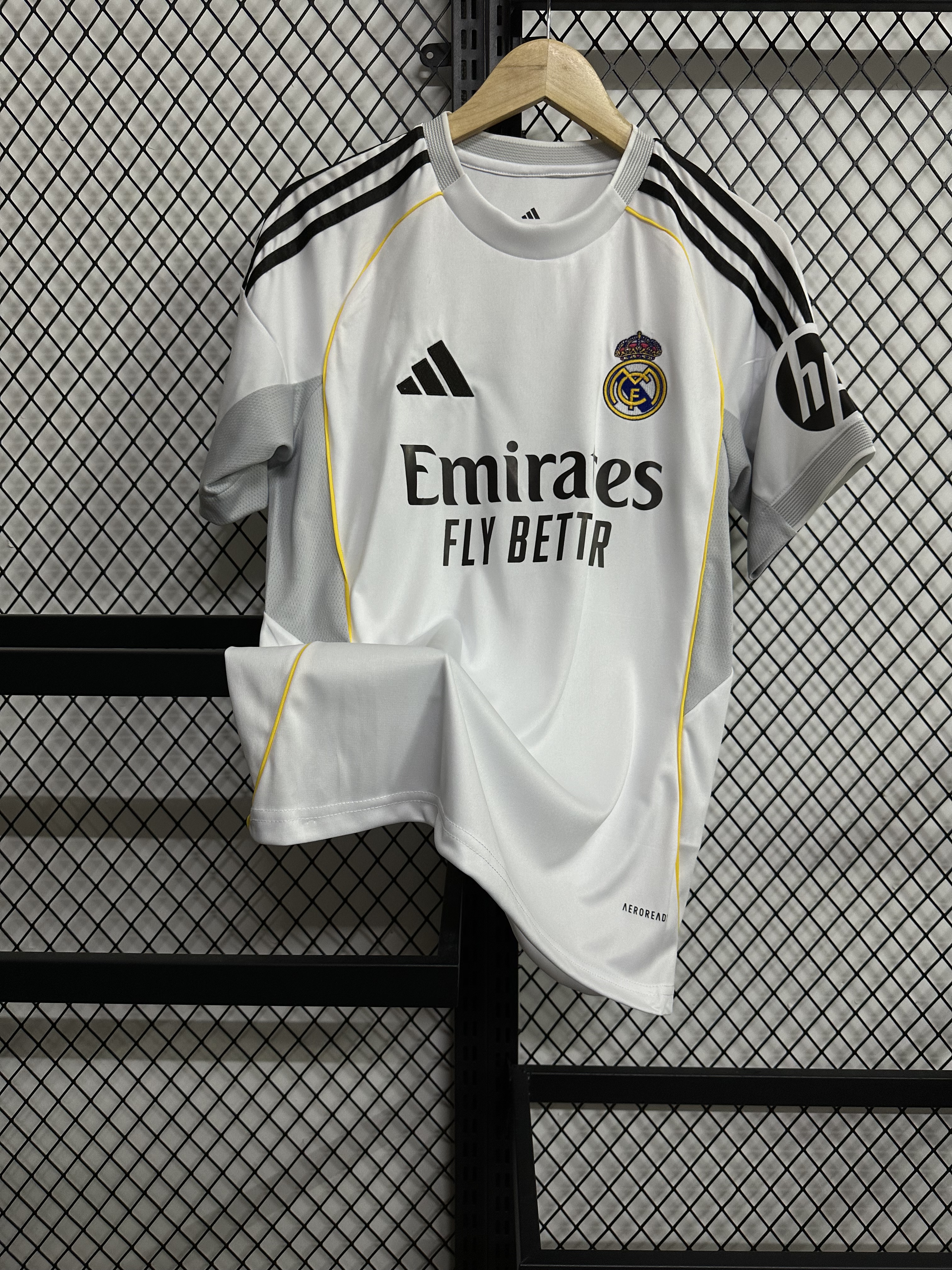 25-26 Real Madrid Home Jersey  1:1 Thai Quality Football Shirt