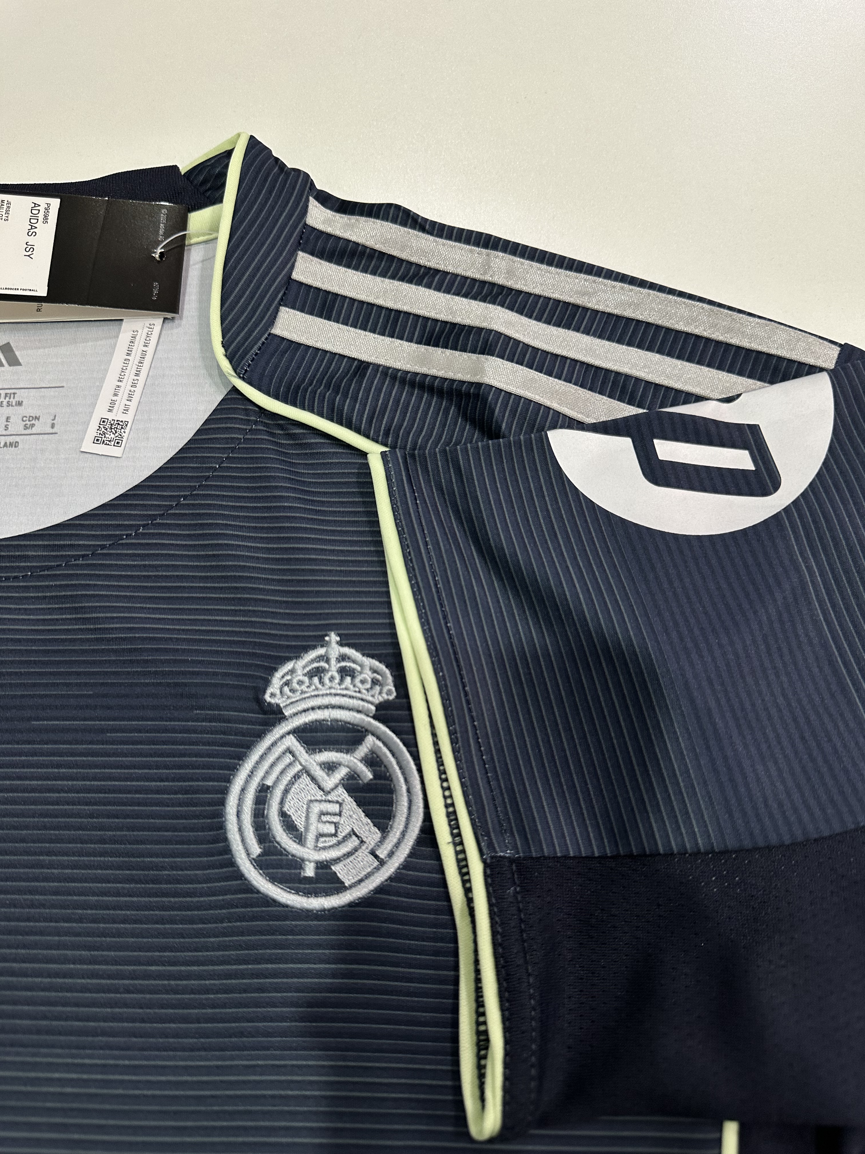 25-26 Real Madrid Away Jersey  1:1 Thai Quality Football Shirt