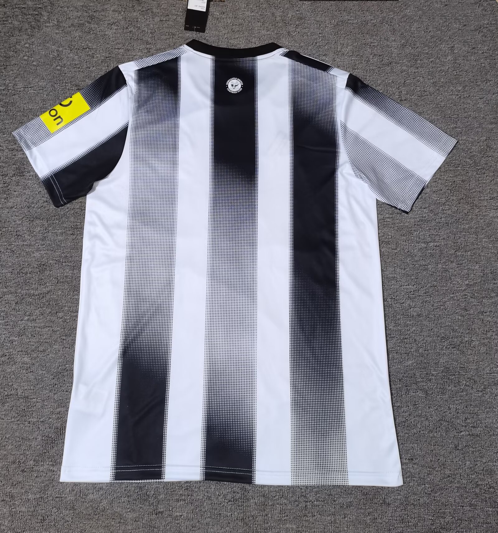 25-26 Newcastle United Home Jersey 1:1 Thai Quality Football Shirt