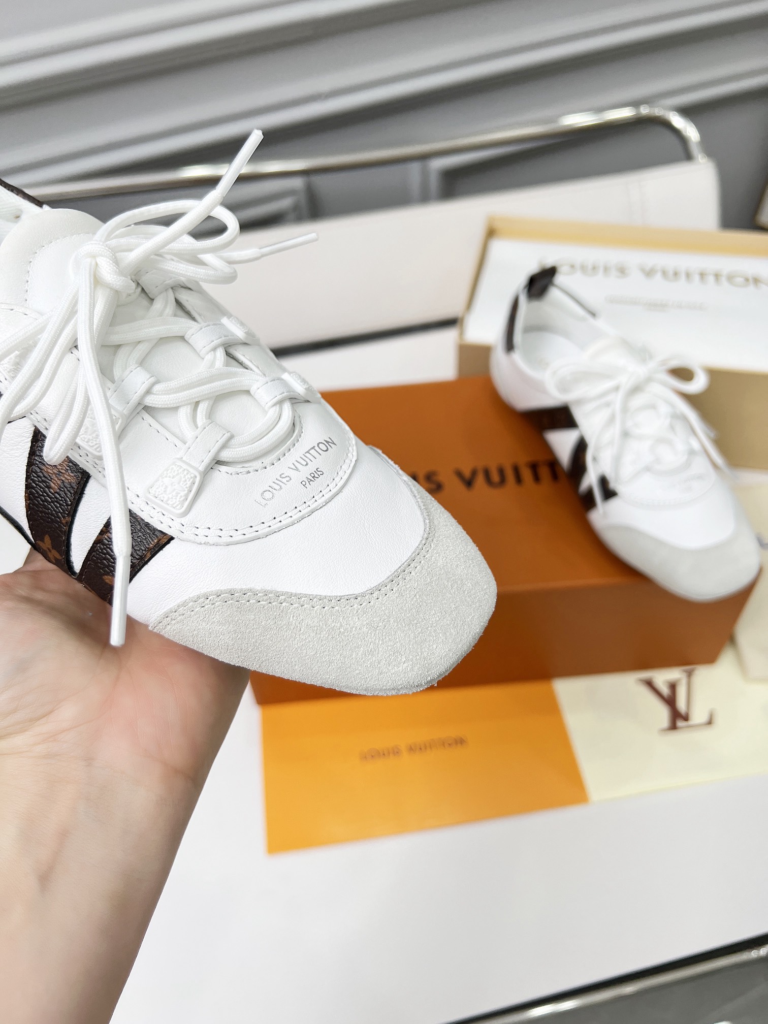 Women designer Ballet-style sports canvas casual shoes Lightweight Exquisite Craftsmanship Flexible outsole Technological silk satin