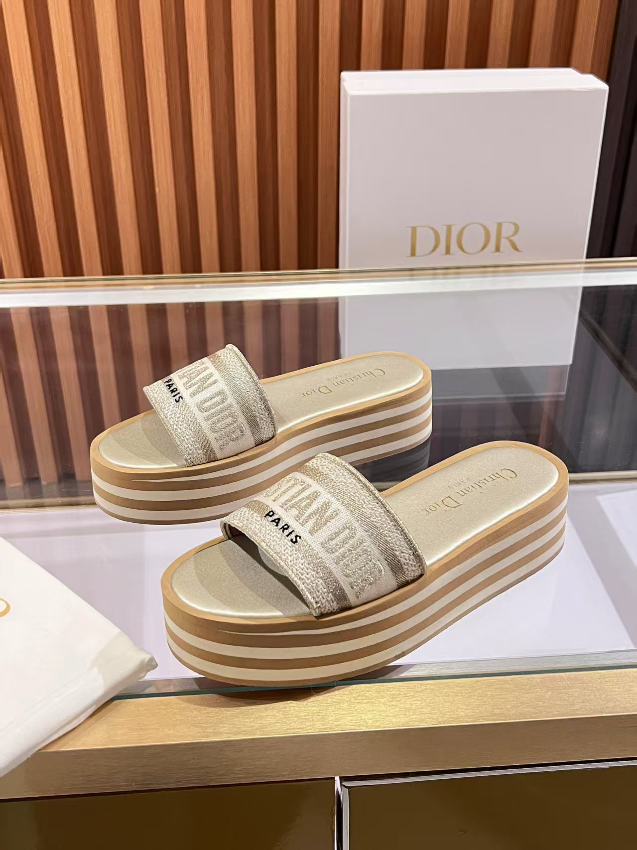 Women designer slipper slides sandal summer sandals shoes New style Thick rubber base Embroidered slippers Sheepskin lining Breathable and soft