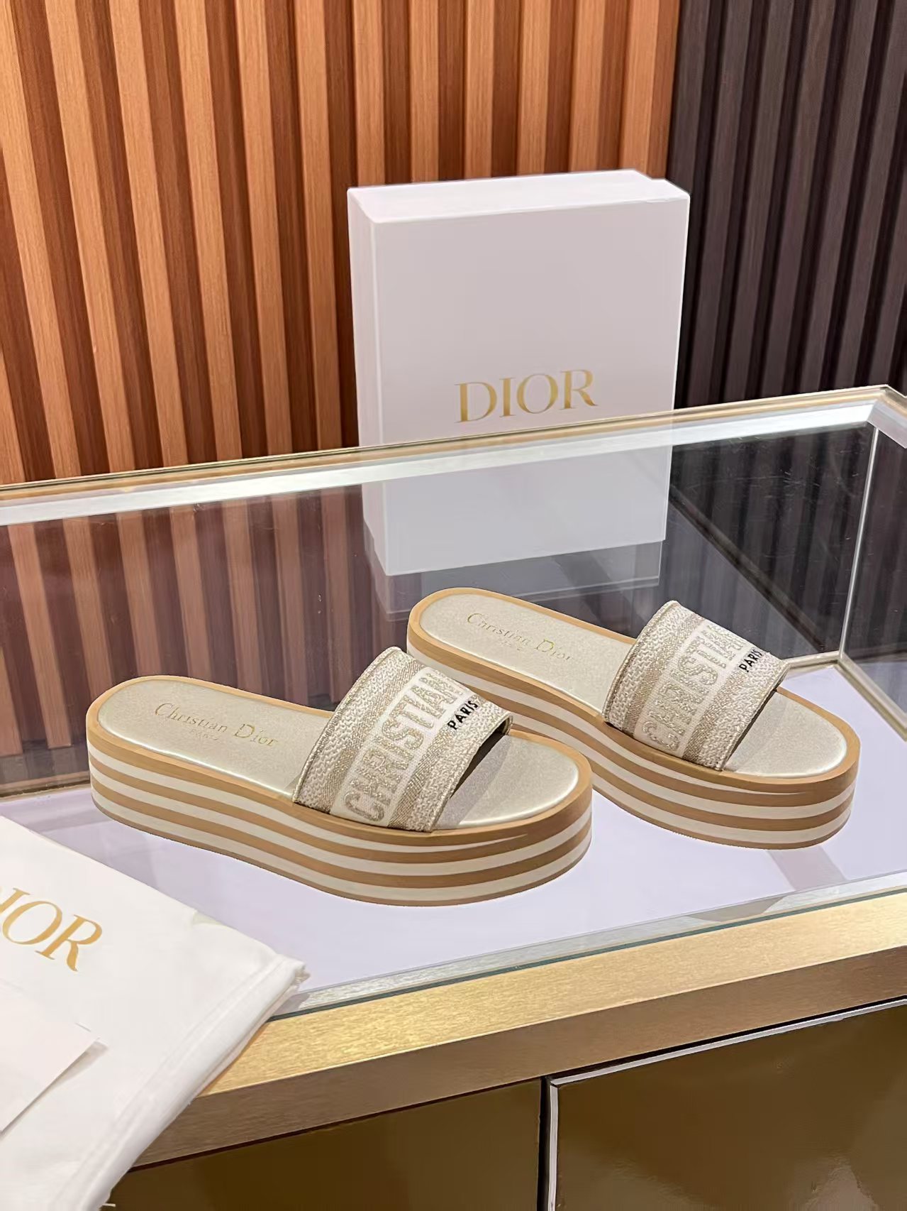 Women designer slipper slides sandal summer sandals shoes New style Thick rubber base Embroidered slippers Sheepskin lining Breathable and soft