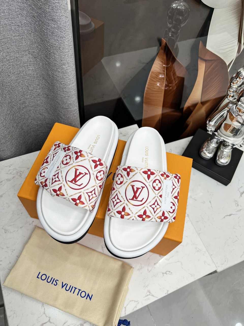 Women designer slipper slides sandal summer sandals shoes New style Imported embossing Silk fabric Inner sheepskin Exquisite original version Add 4 centimeters of water to the sole of the shoe