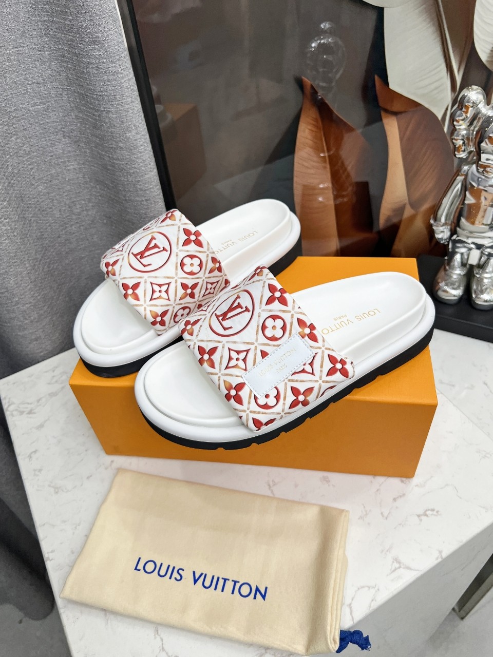 Women designer slipper slides sandal summer sandals shoes New style Imported embossing Silk fabric Inner sheepskin Exquisite original version Add 4 centimeters of water to the sole of the shoe