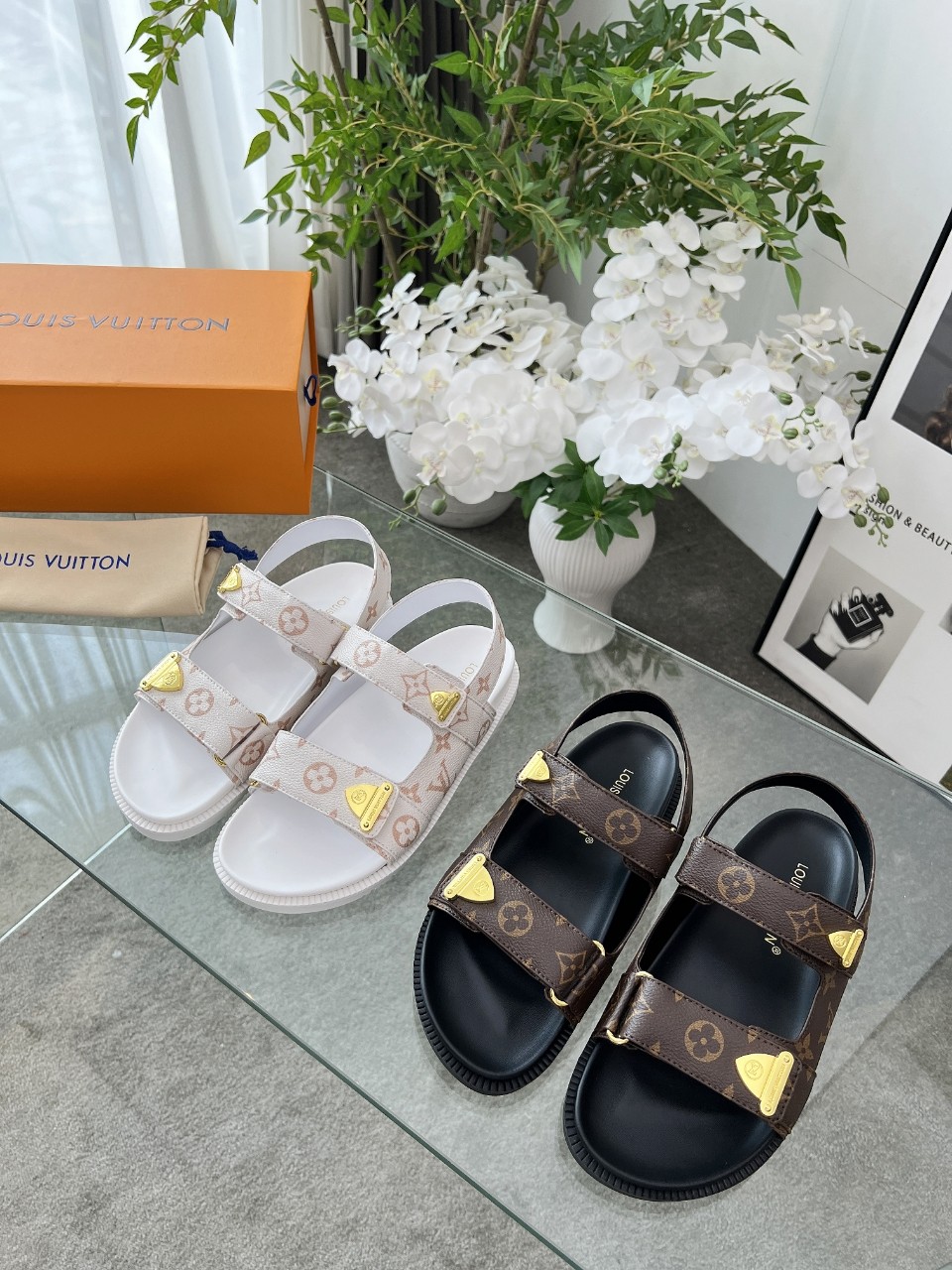 Women designer slipper slides sandal summer sandals shoes New style Flat shoes Imported embossed fabric Inner sheepskin Exquisite original version