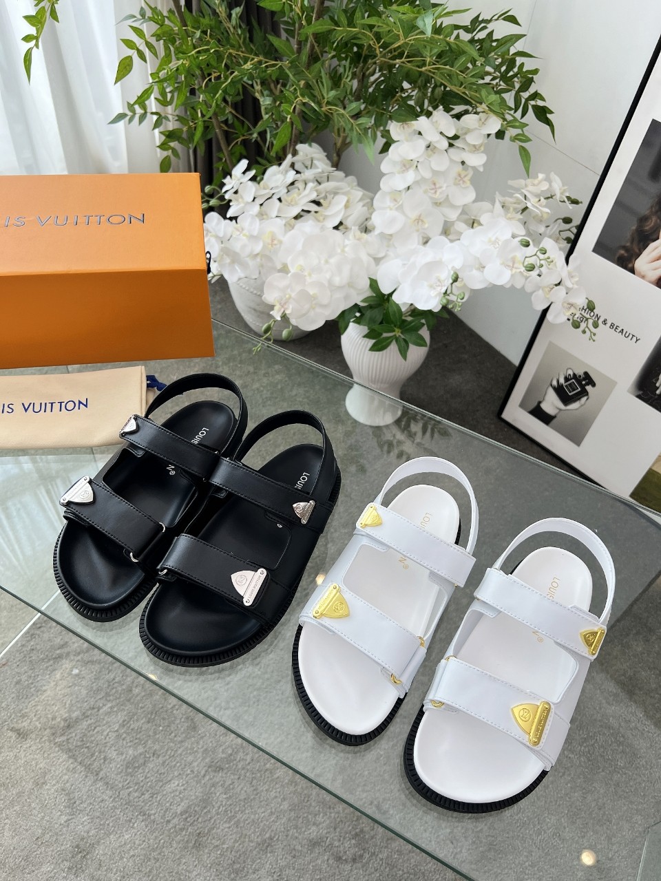 Women designer slipper slides sandal summer sandals shoes New style Flat shoes Imported embossed fabric Inner sheepskin Exquisite original version