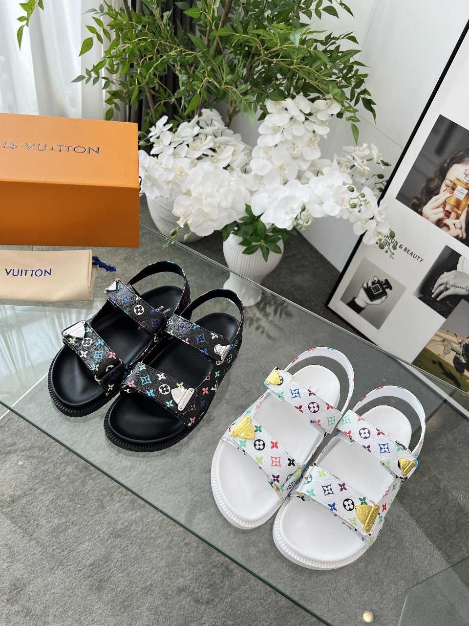 Women designer slipper slides sandal summer sandals shoes New style Flat shoes Imported embossed fabric Inner sheepskin Exquisite original version