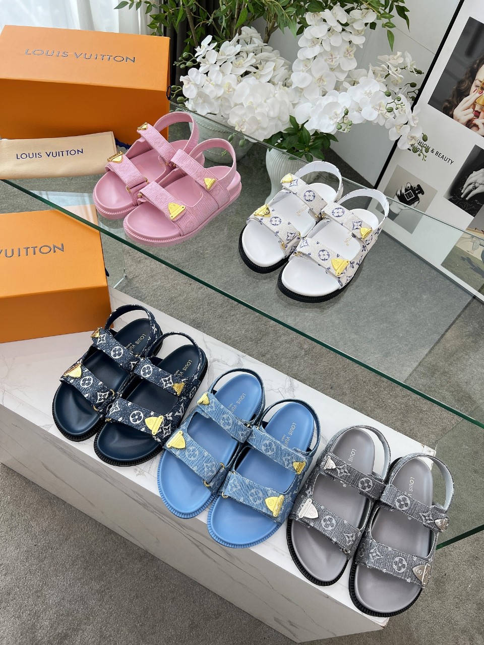 Women designer slipper slides sandal summer sandals shoes New style Flat shoes Imported embossed fabric Inner sheepskin Exquisite original version