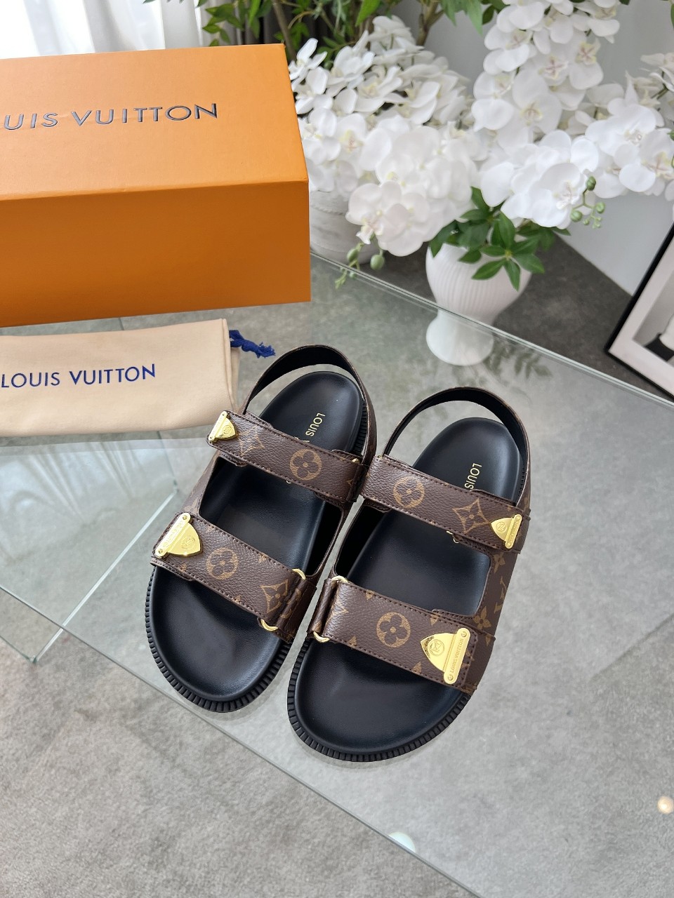 Women designer slipper slides sandal summer sandals shoes New style Flat shoes Imported embossed fabric Inner sheepskin Exquisite original version