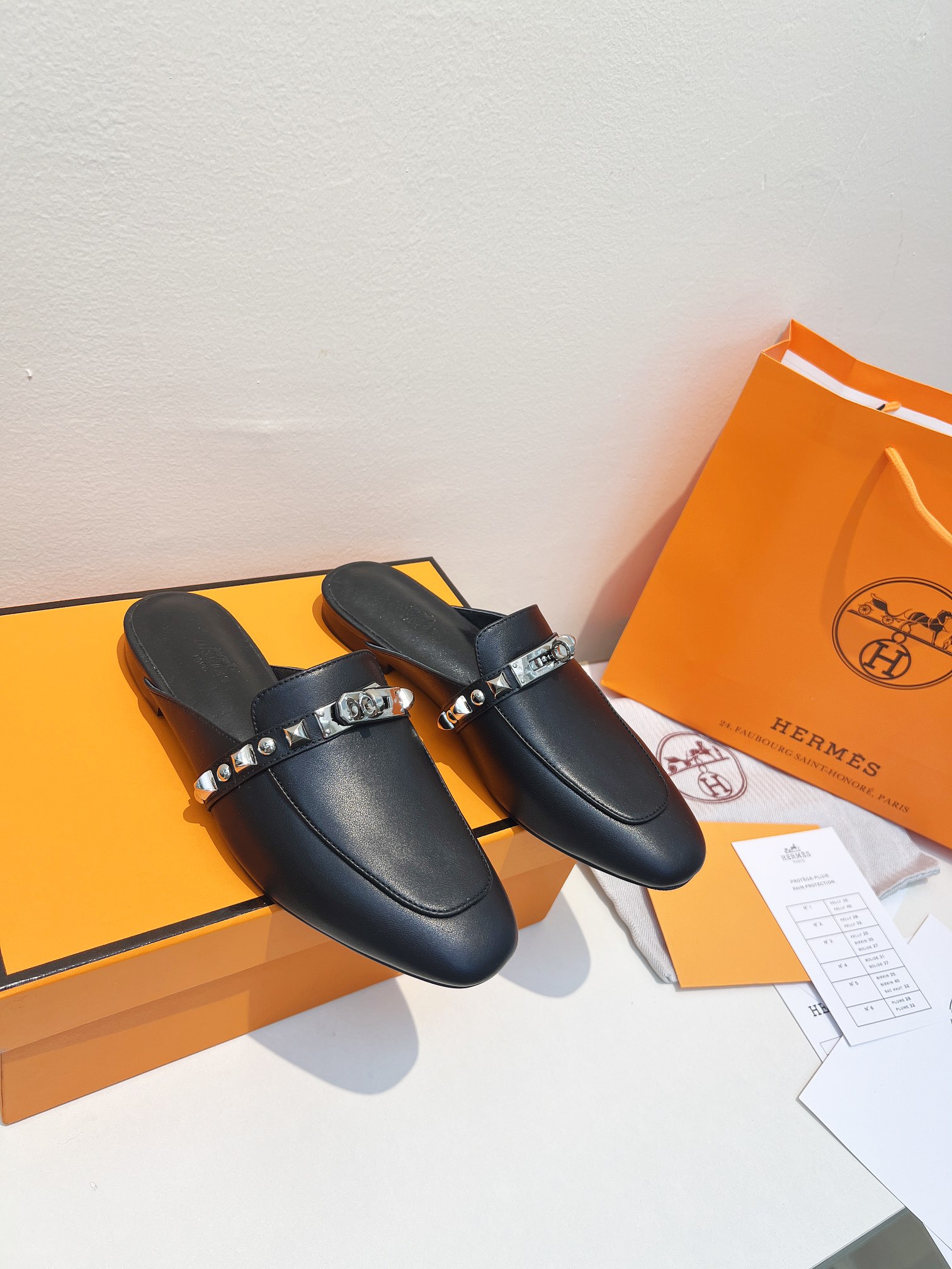 Women designer slipper slides sandal summer sandals shoes New style Rivet head cover Low-heeled genuine leather Calfskin Comfortable walking The complete set of original packaging Multicolor