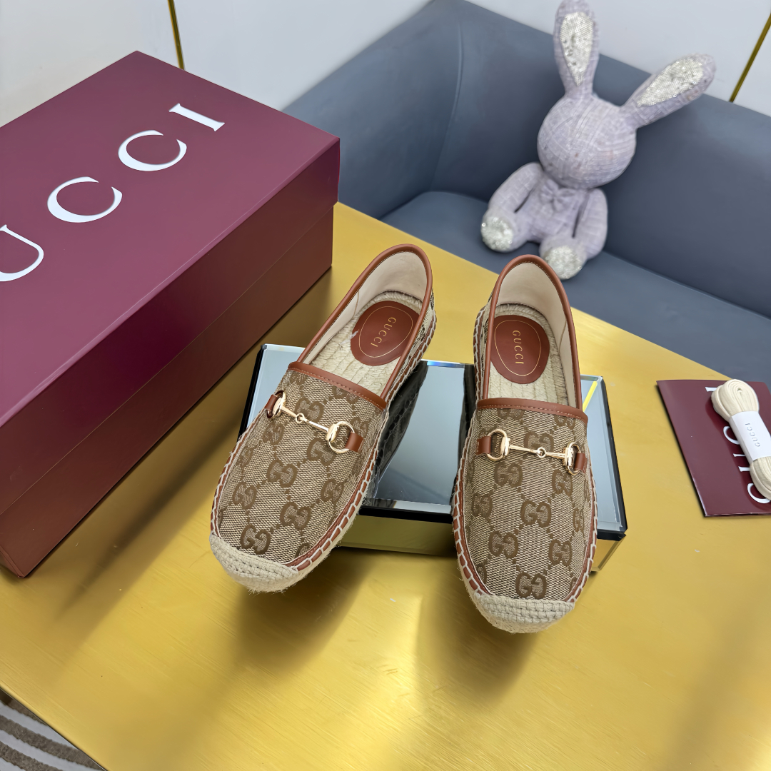 Women designer Canvas shoes New type of horse link buckle Straw woven hemp rope base Fisherman's shoes Imported embroidery Rubber sole Original customization