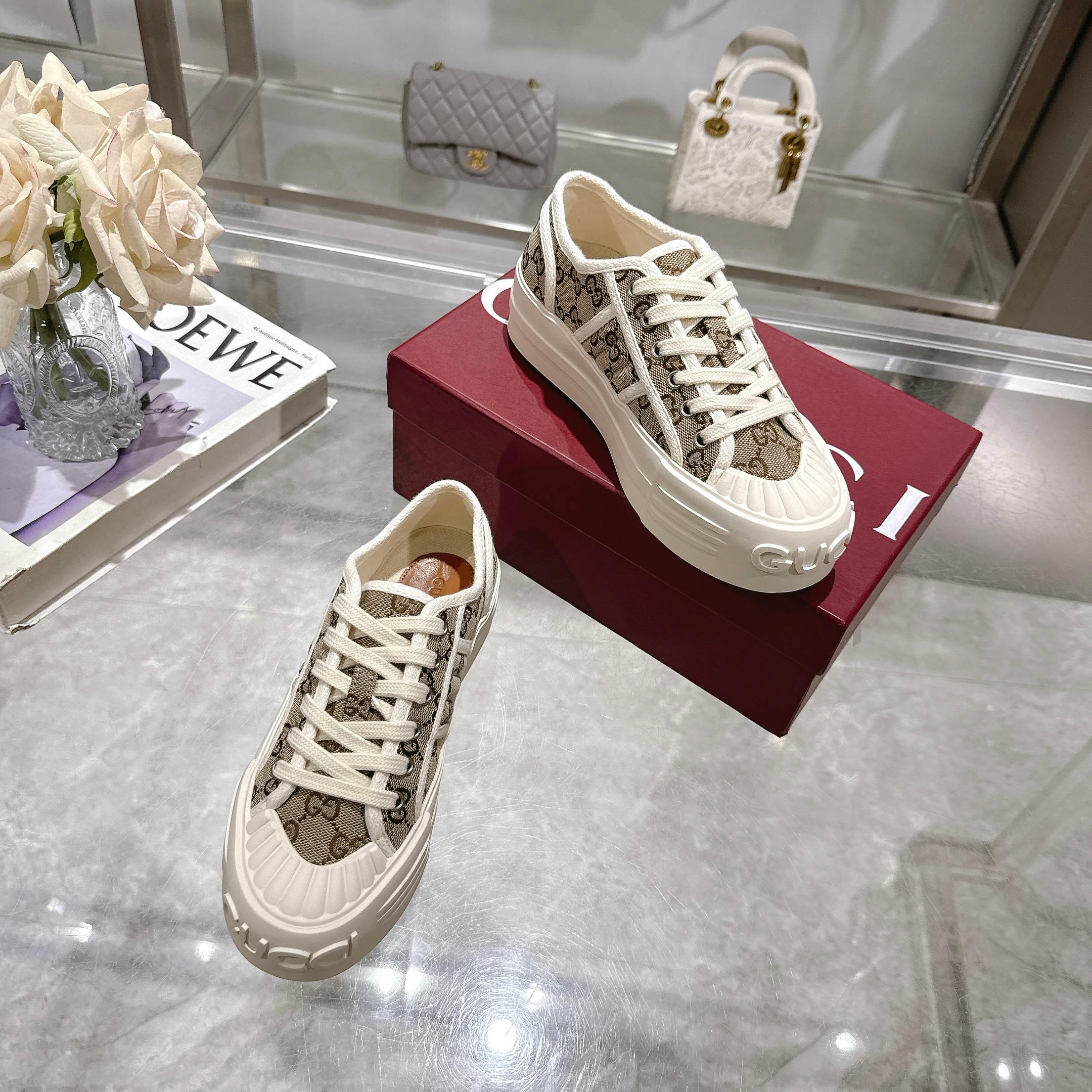 Women designer Canvas shoes Lactation Casual shoes Thick-base printing Rubber sole Bright and comfortable Original 1:1