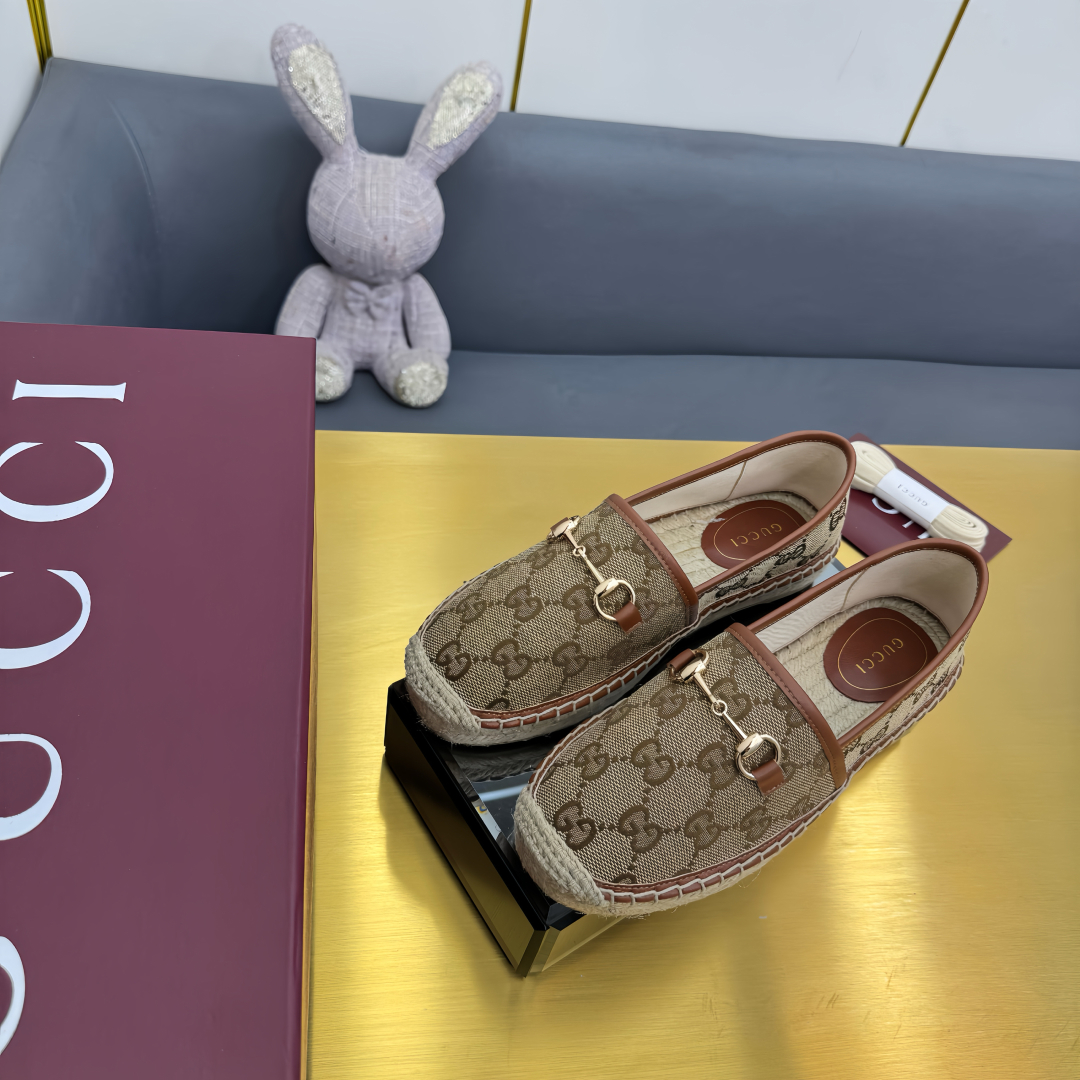 Women designer Canvas shoes New type of horse link buckle Straw woven hemp rope base Fisherman's shoes Imported embroidery Rubber sole Original customization