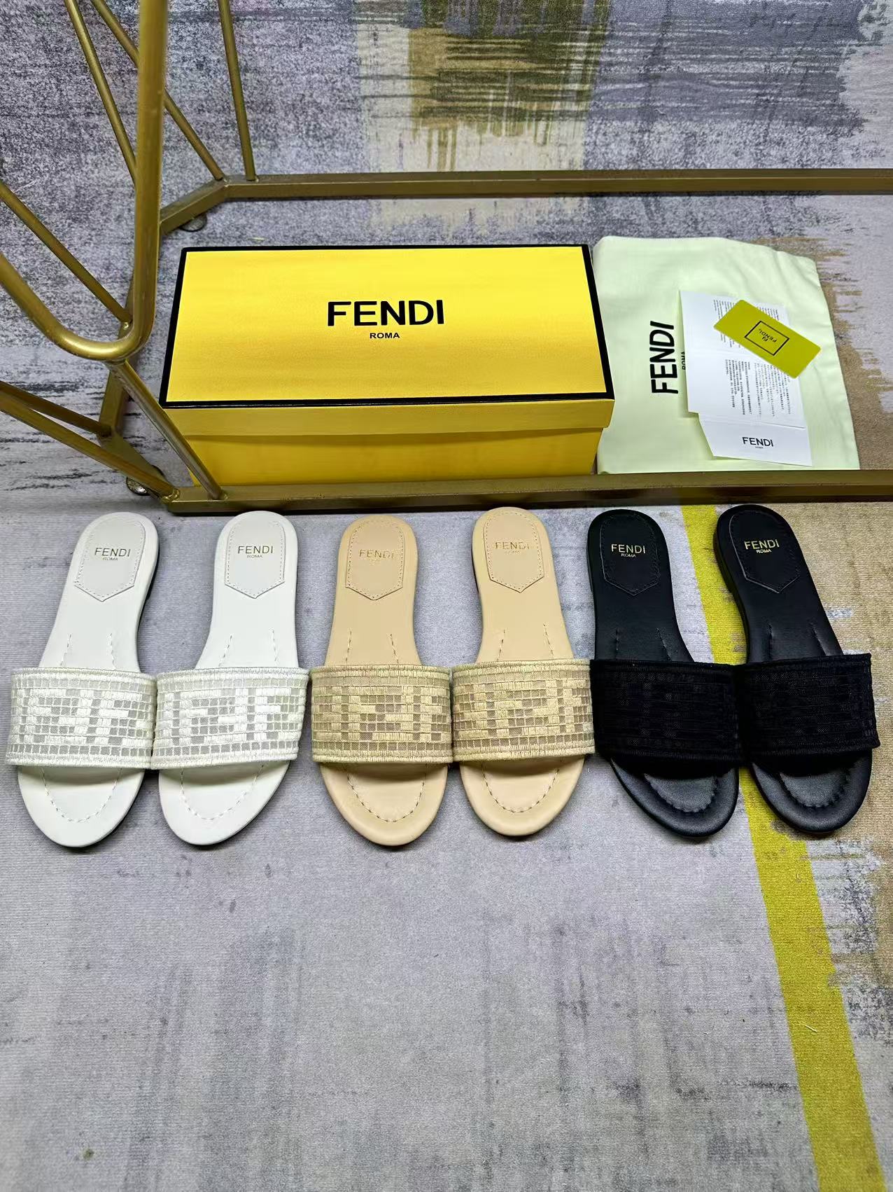 Women designer slipper slides sandal summer sandals shoes New style Wide decorative band Flat slippers Front mesh fabric trim band Weave perforated FF patterns