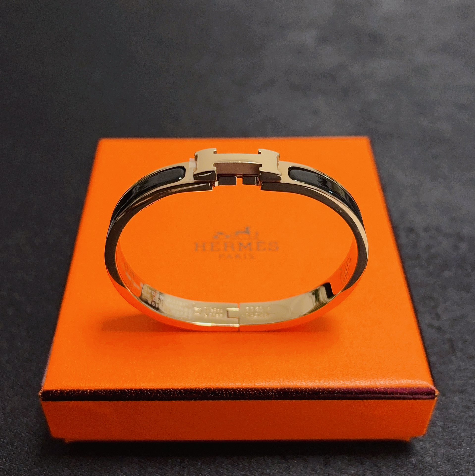 Luxurys Designers Bracelet Rose gold High version Black and white Enamel medium size Versatile High quality