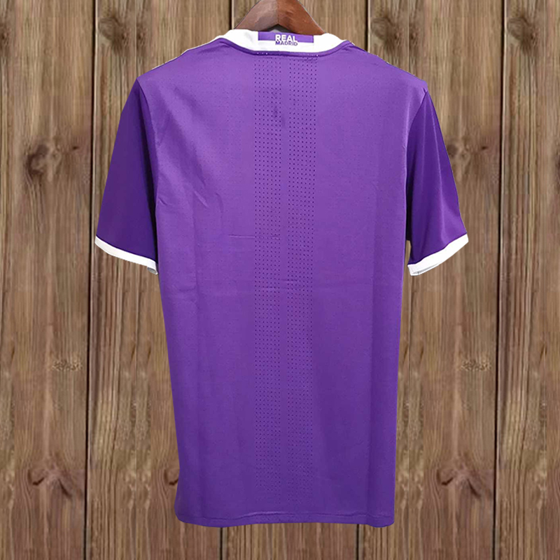 Retro 2016-2017 Real Madrid away