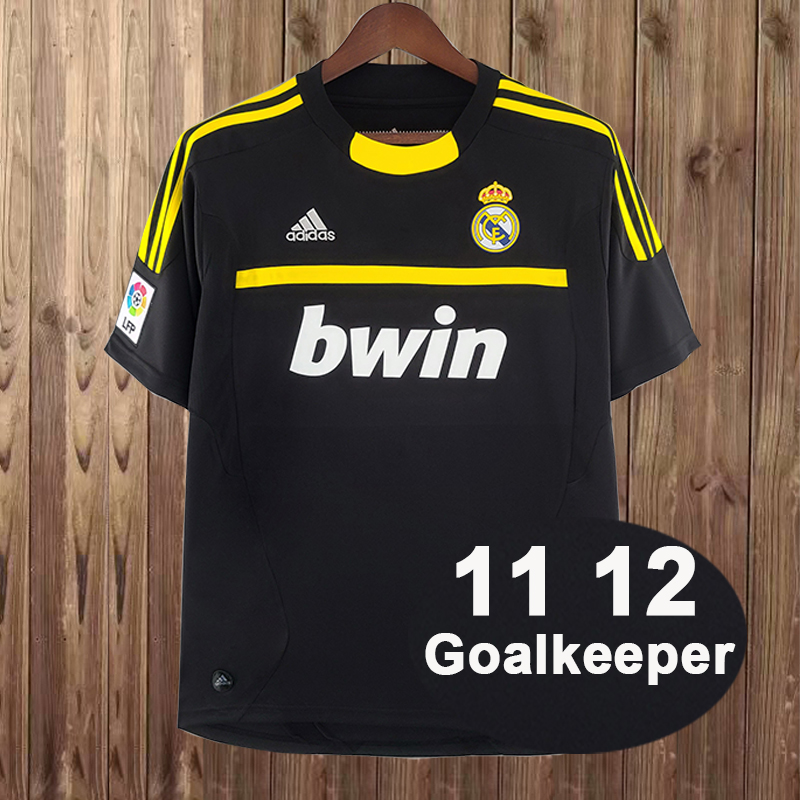 Retro 2011-2012 Real Madrid Goalkeeper