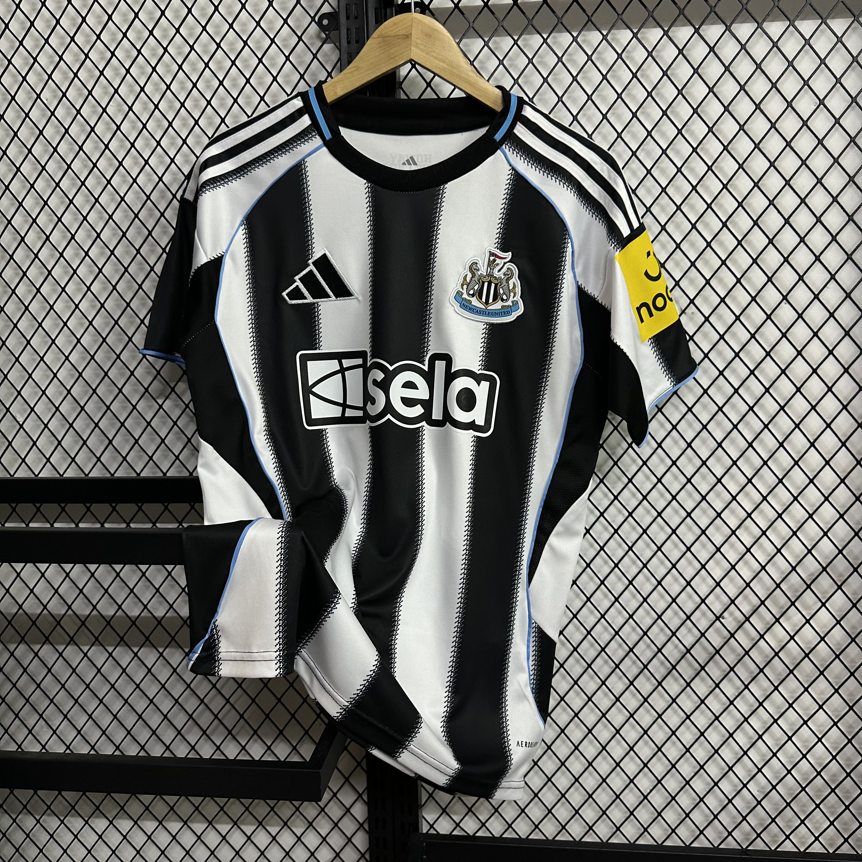25-26 Newcastle home jersey 1:1 Thai Quality Football shirt
