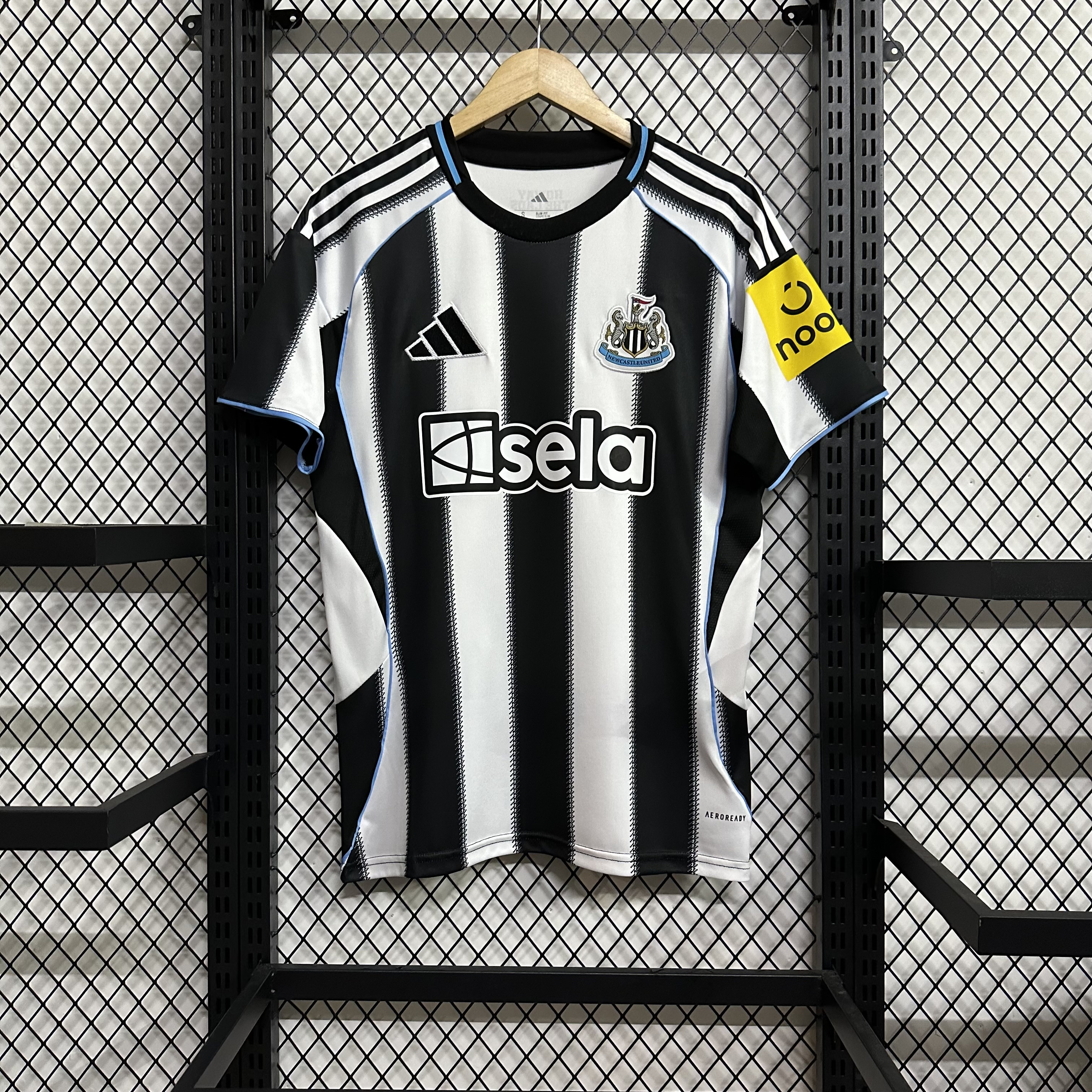 25-26 Newcastle home jersey 1:1 Thai Quality Football shirt