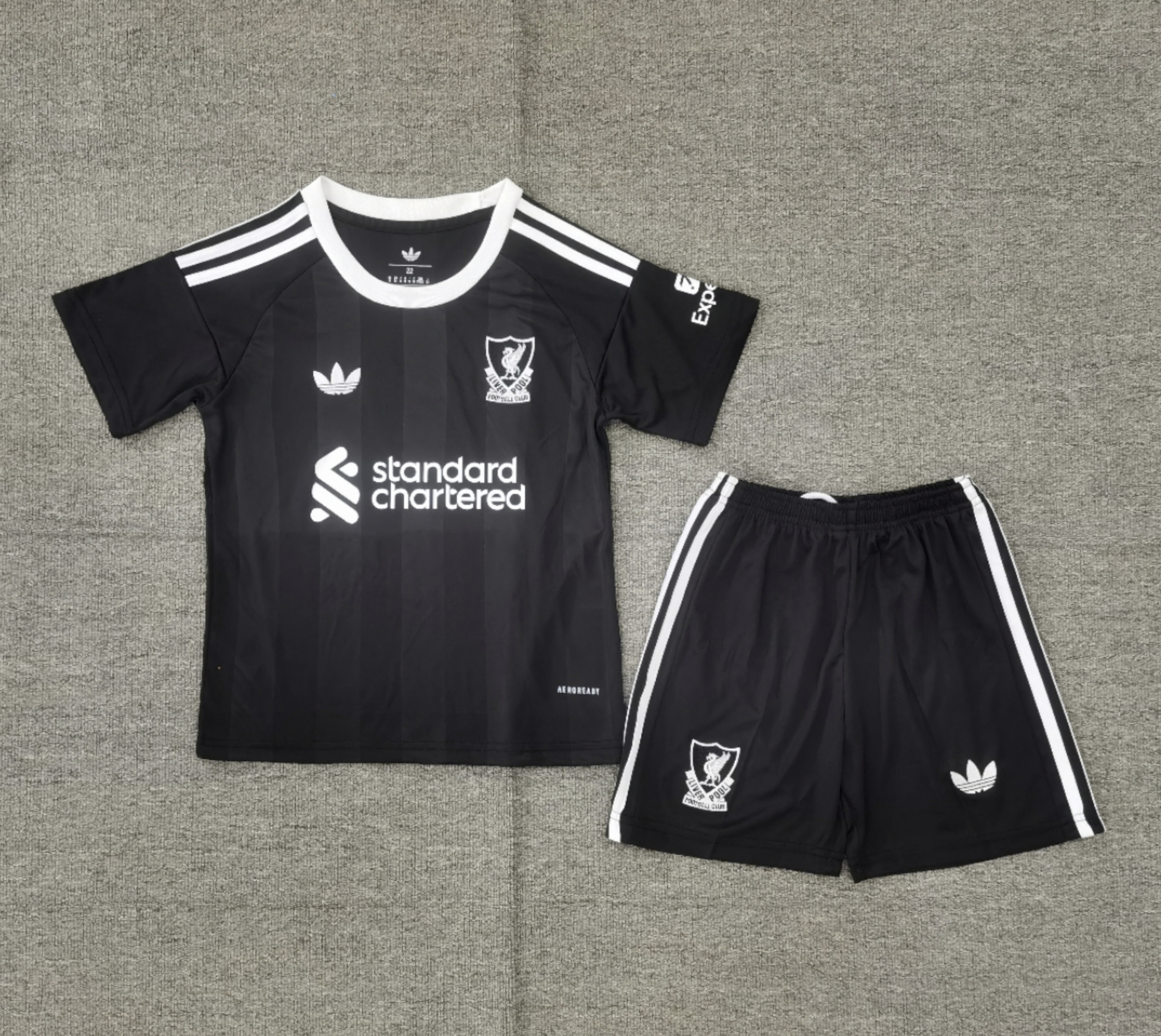 25-26 Liverpool black Goalkeeper Kids Suit 1:1 Thai Quality Football Kit