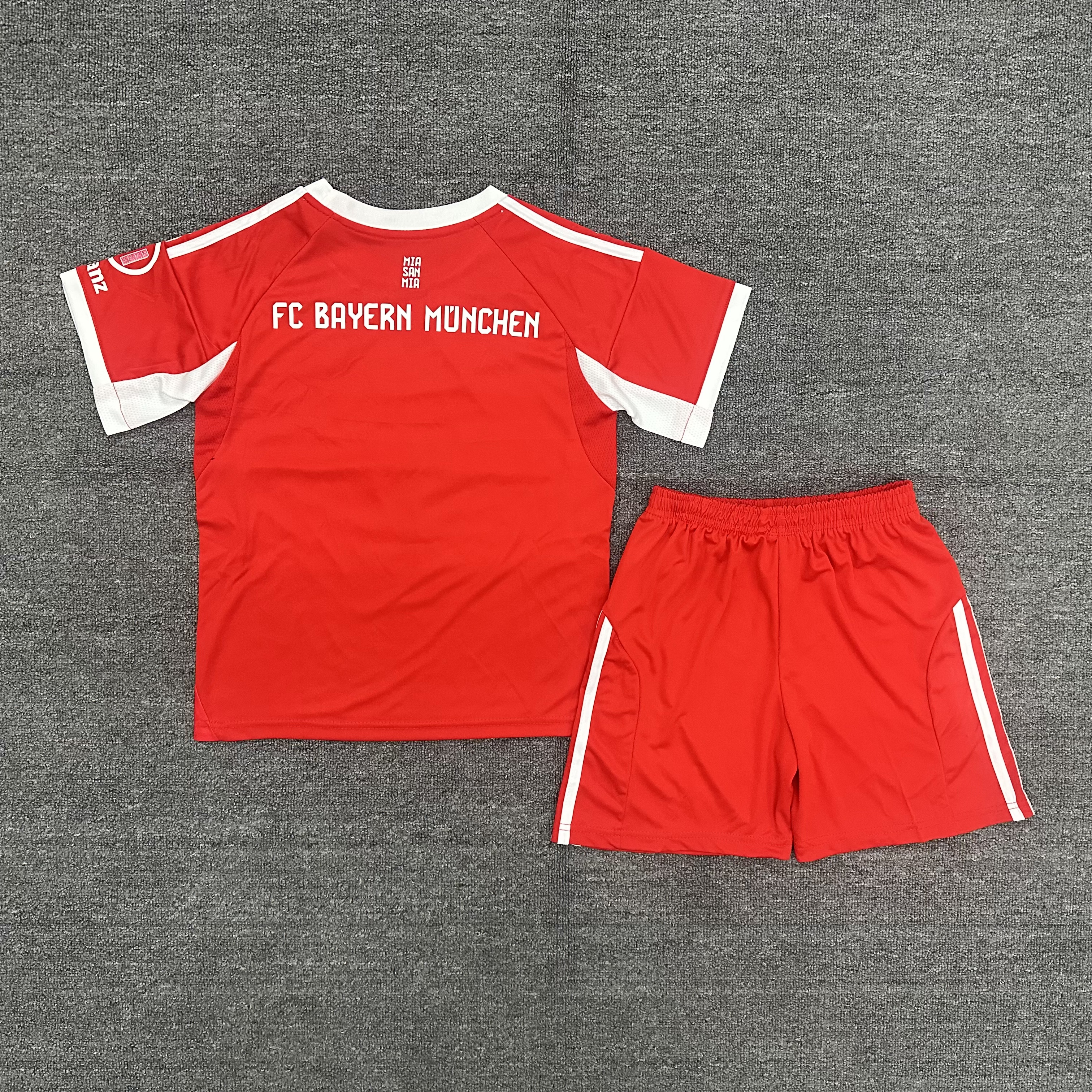 25-26 Bayern home Kids Suit  1:1 Thai Quality Football Kit