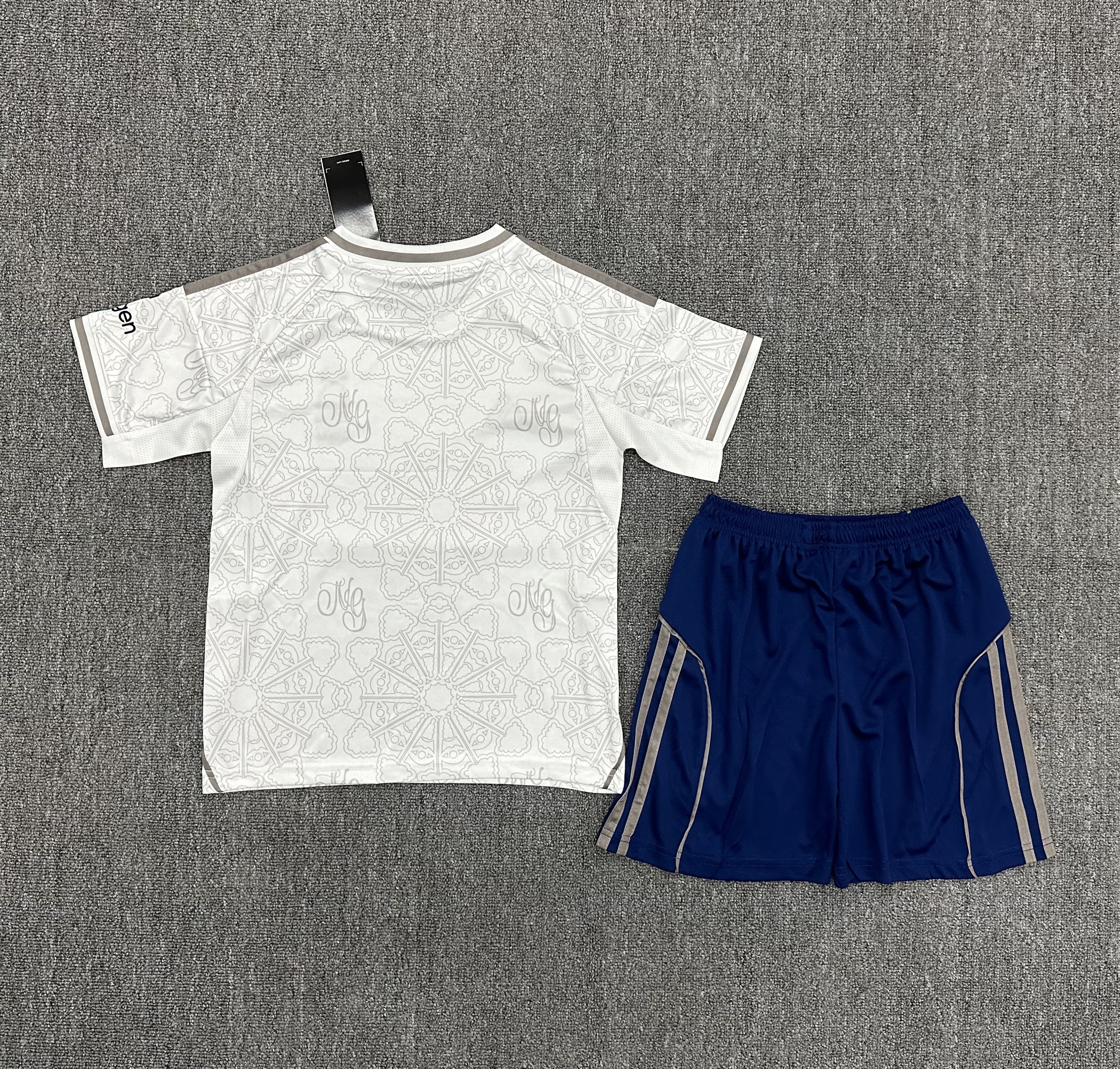 25-26 Nottingham Forest away Kids Suit  1:1 Thai Quality Football Kit