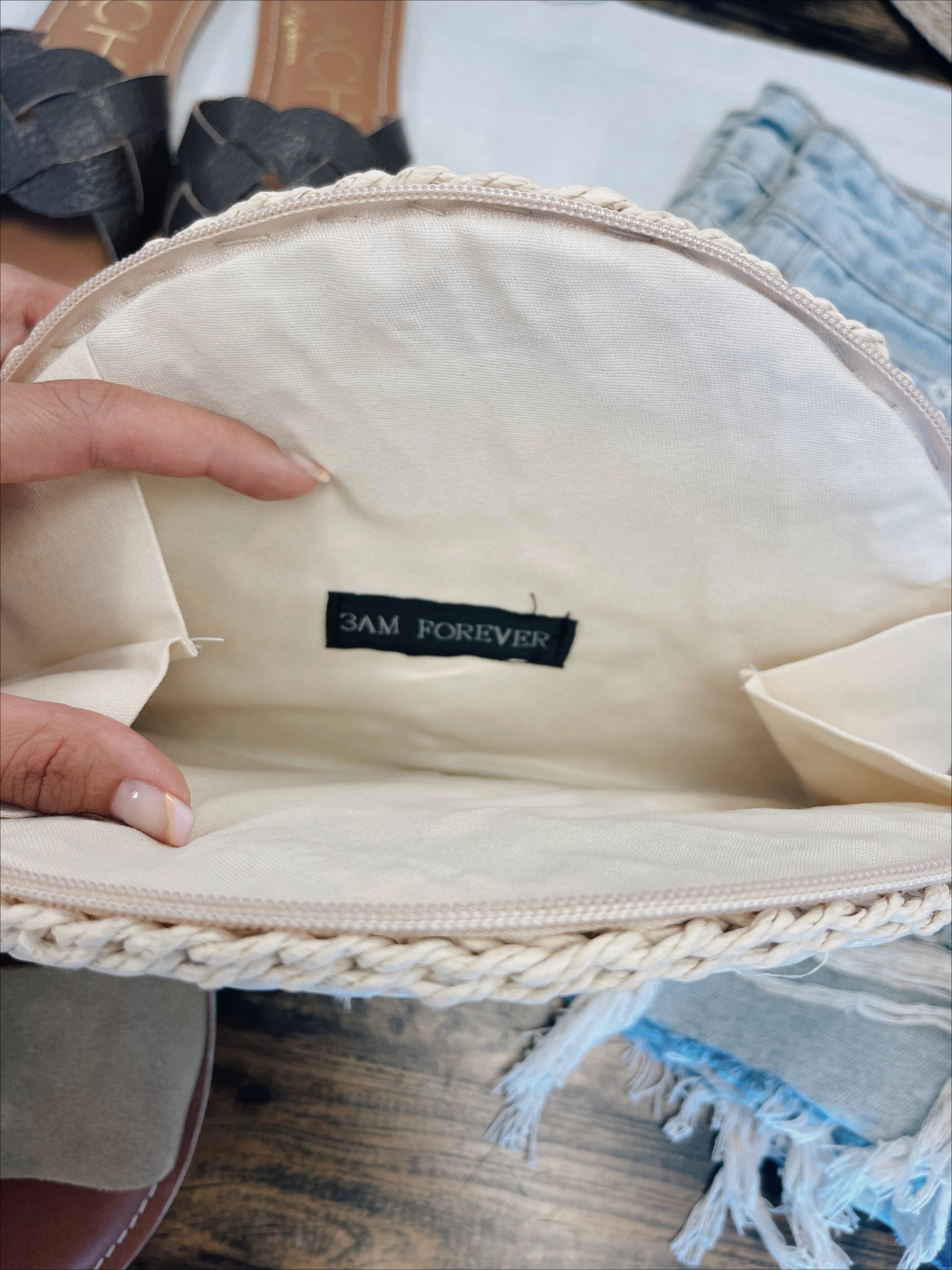 Palm Straw Clutch