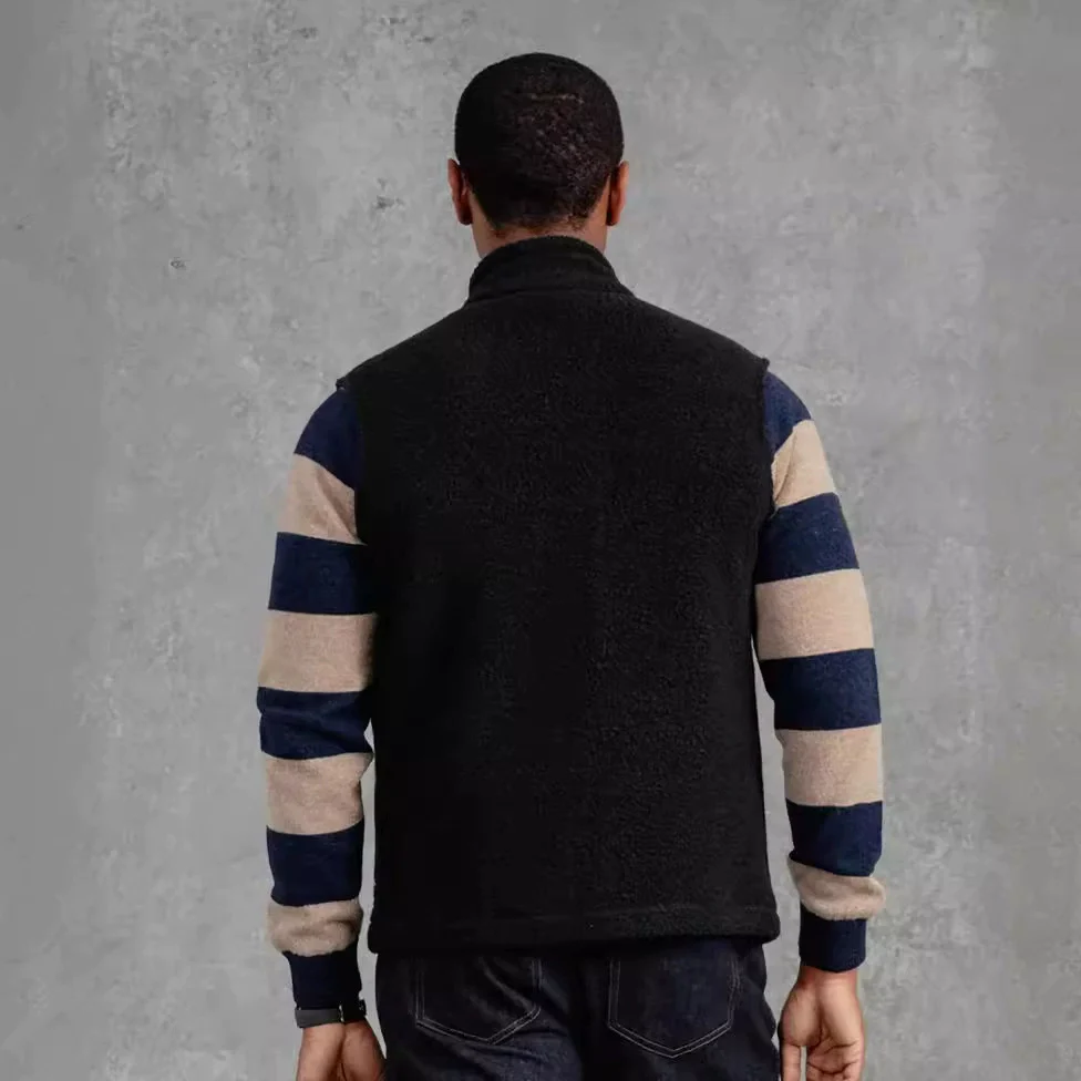 Casual waistcoat with big pockets in lambswool