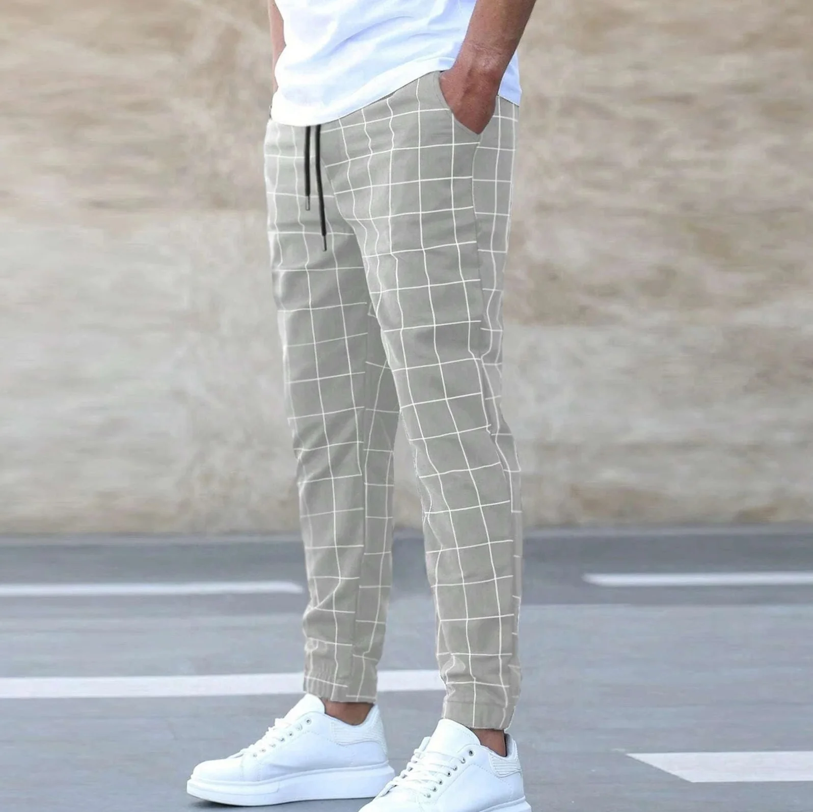 Fashionable men's casual pants
