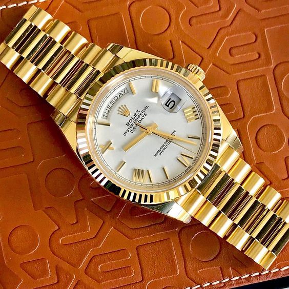 Rolex Day-Date 40mm President Oyster 40 Mm Yellow Gold Green Roman Dial 228238