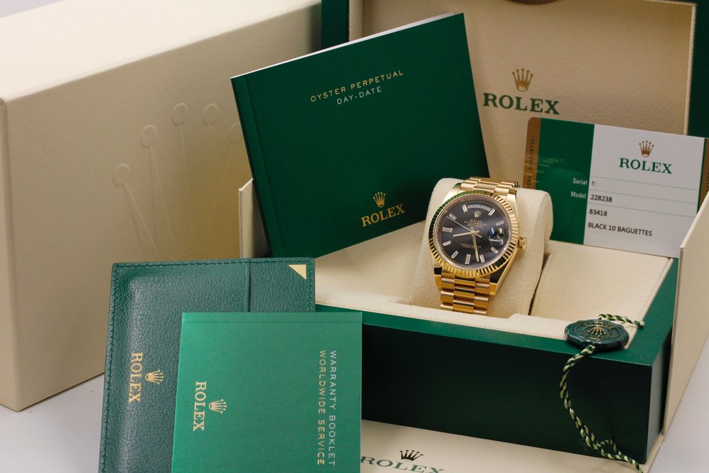 Rolex Day-Date 40 Onyx 10 Baguette Diamond Dial 18K Yellow Gold President Men's Watch 228238