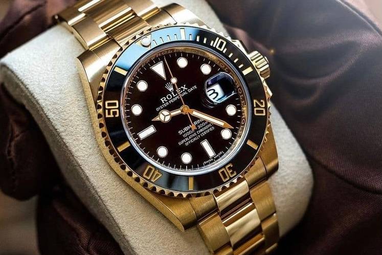 Submariner Date Black Dial Yellow Gold Men's Watch 41mm