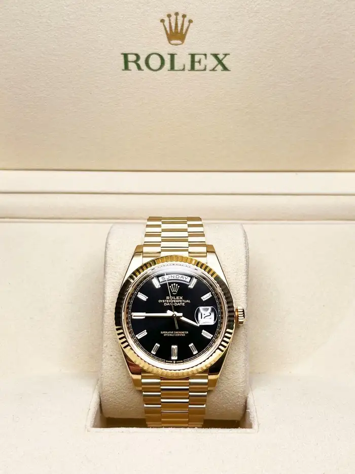 Rolex Day-Date 40 Onyx 10 Baguette Diamond Dial 18K Yellow Gold President Men's Watch 228238