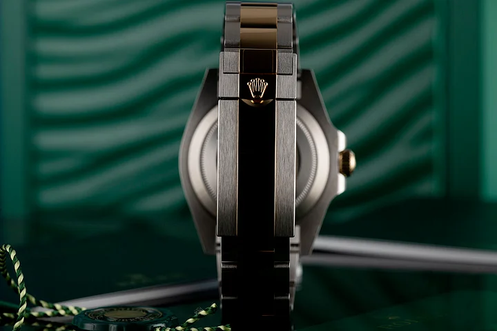 Submariner Date Two Tone Oyster Bracelet Men's Watch 41mm