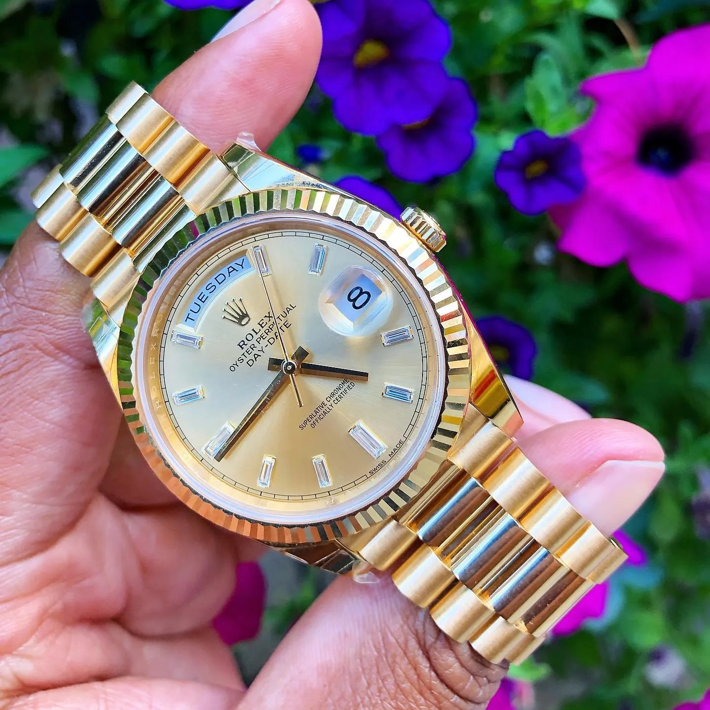 Rolex Day-Date 40mm President Oyster 40 Mm Yellow Gold Green Roman Dial 228238