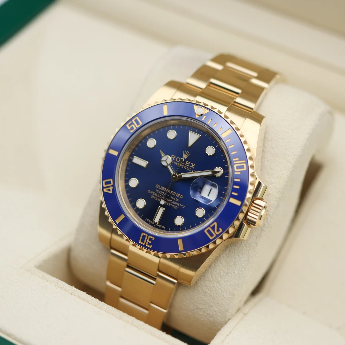 Submariner Date Solid 18k Yellow Gold Men's Watch 41mm