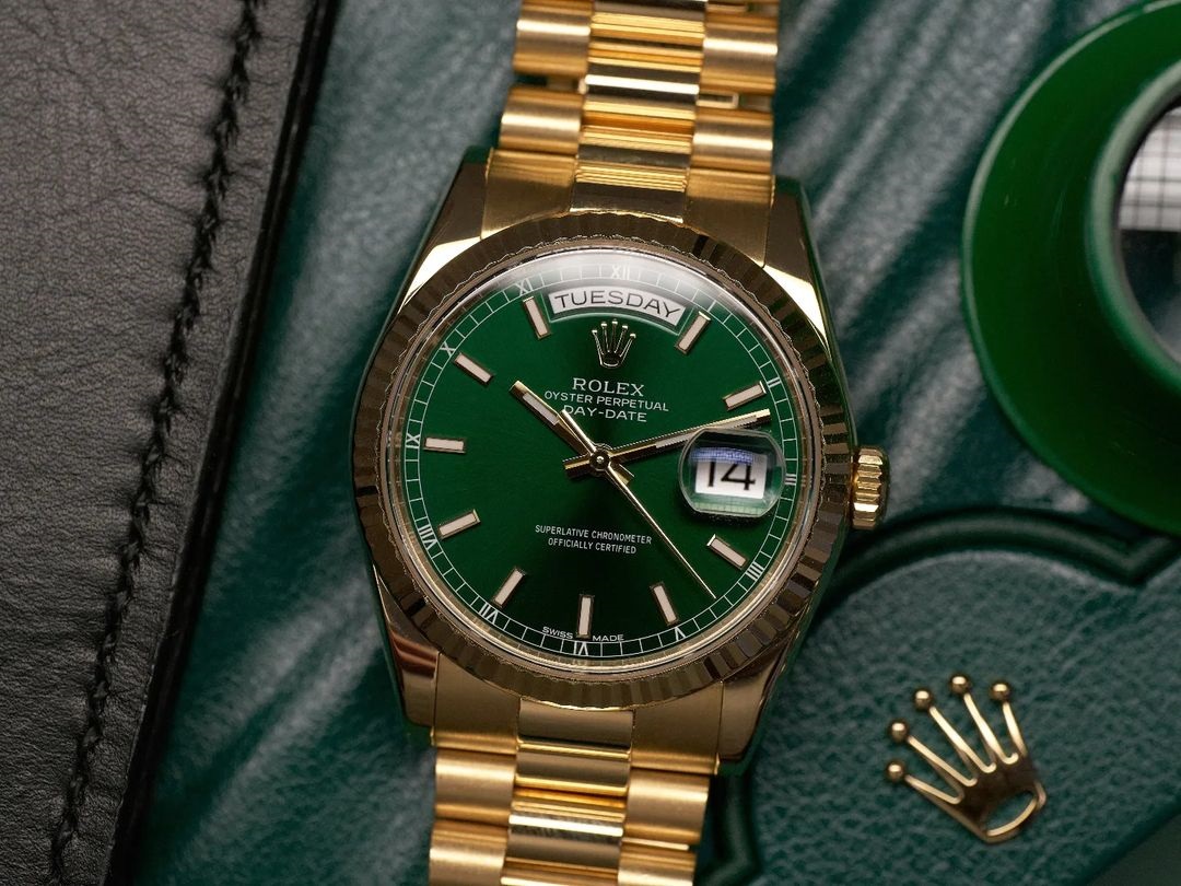 Rolex Day-Date 40mm President Oyster 40 Mm Yellow Gold Green Roman Dial 228238