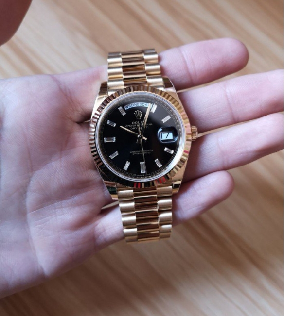 Rolex Day-Date 40 Onyx 10 Baguette Diamond Dial 18K Yellow Gold President Men's Watch 228238