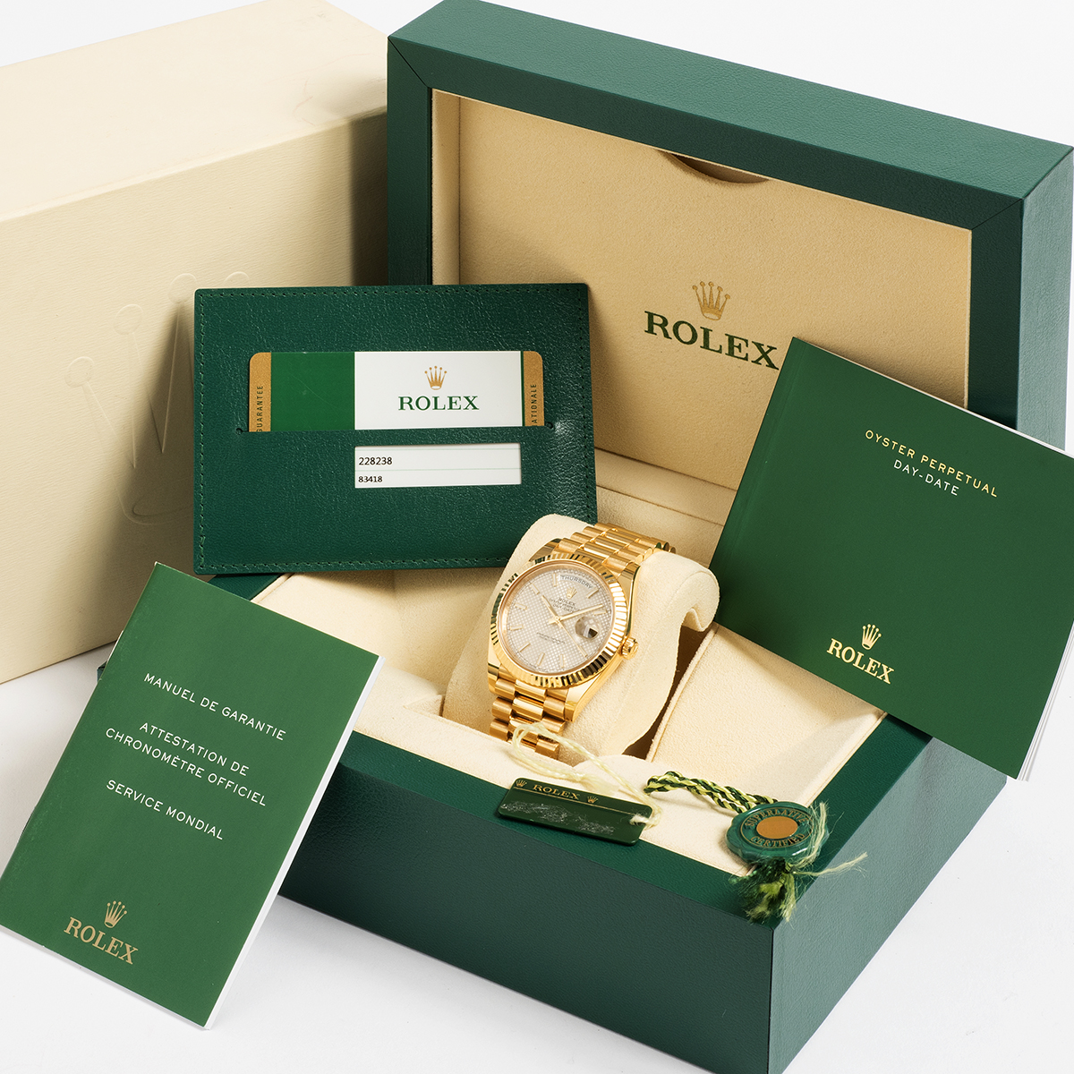 Rolex Day-Date 40mm President Oyster 40 Mm Yellow Gold Green Roman Dial 228238